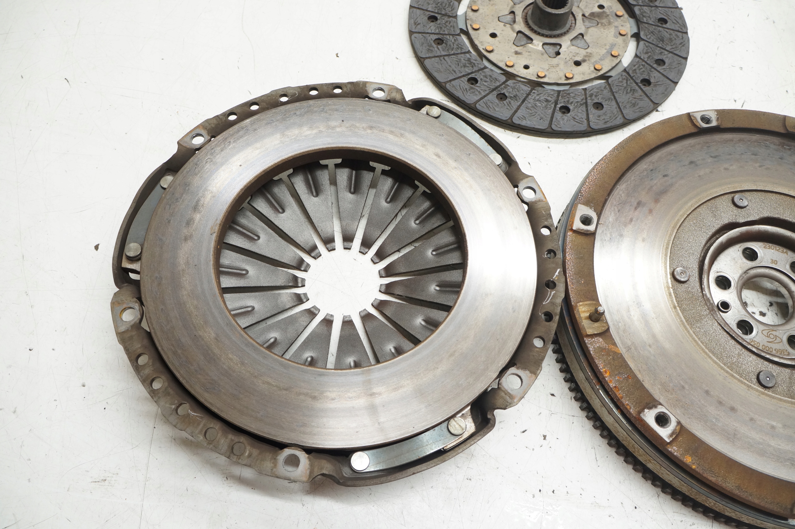 двухмассовый маховик комплект volvo V40 II S60 V60 и 6366000056 B4164T4