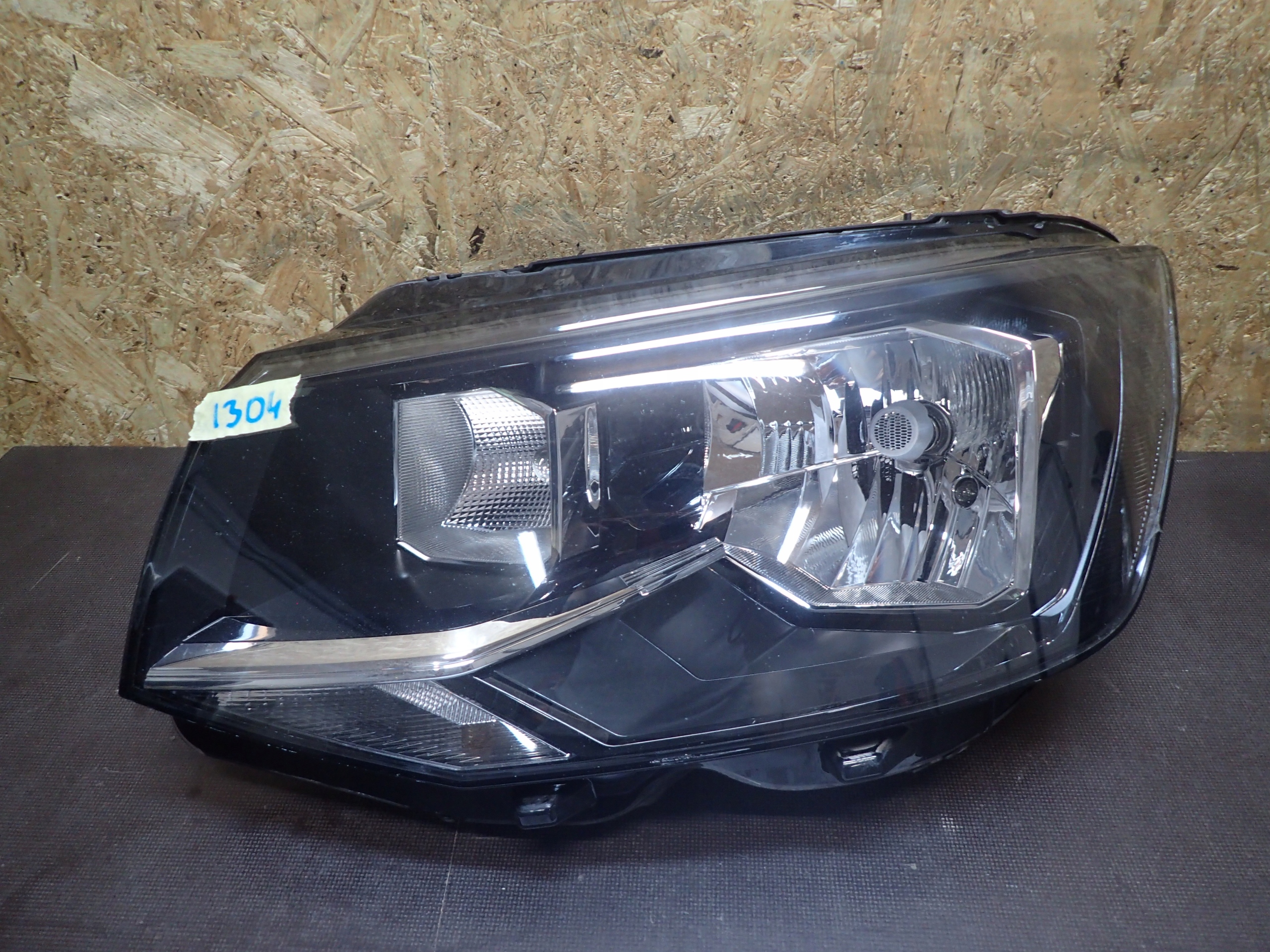 LIGHT FRONT LEFT VW T6 7E1941015AD