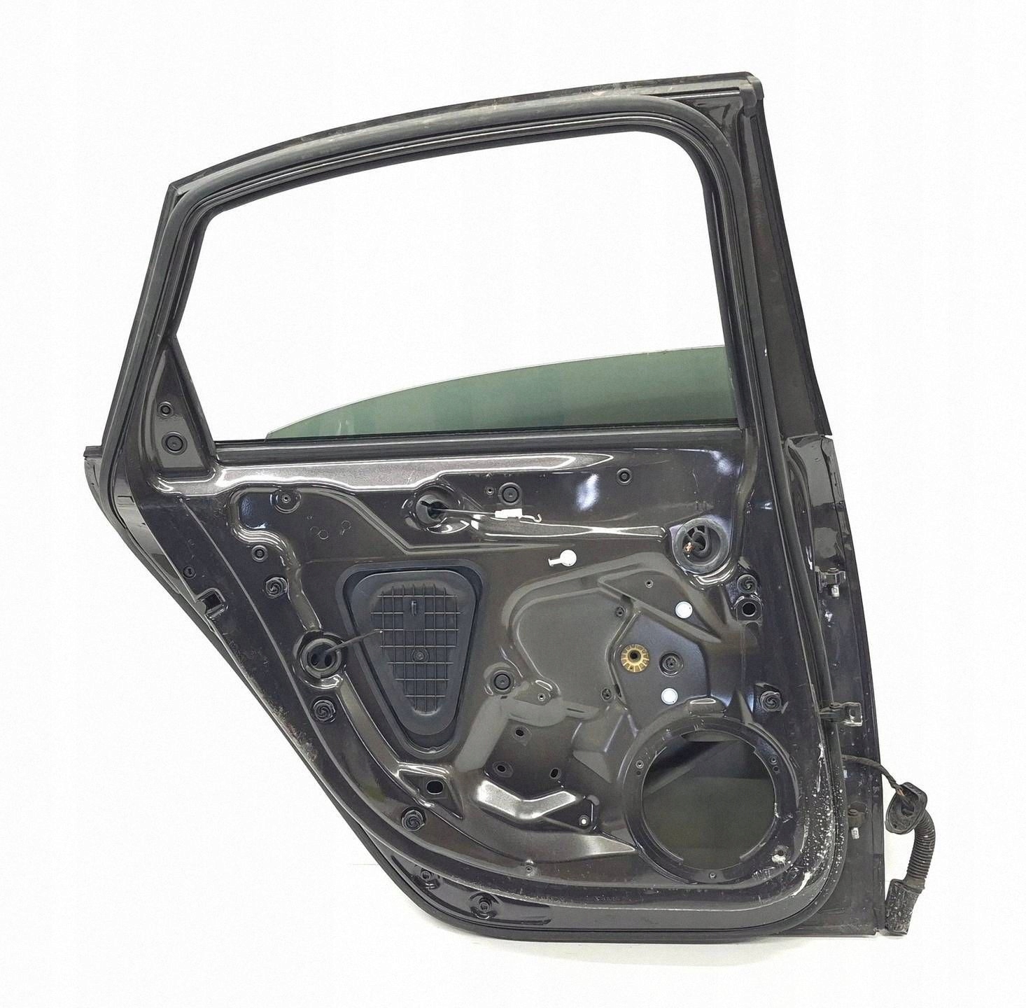 door left rear part left rear. AUDI A4 B8 sedan LZ7L