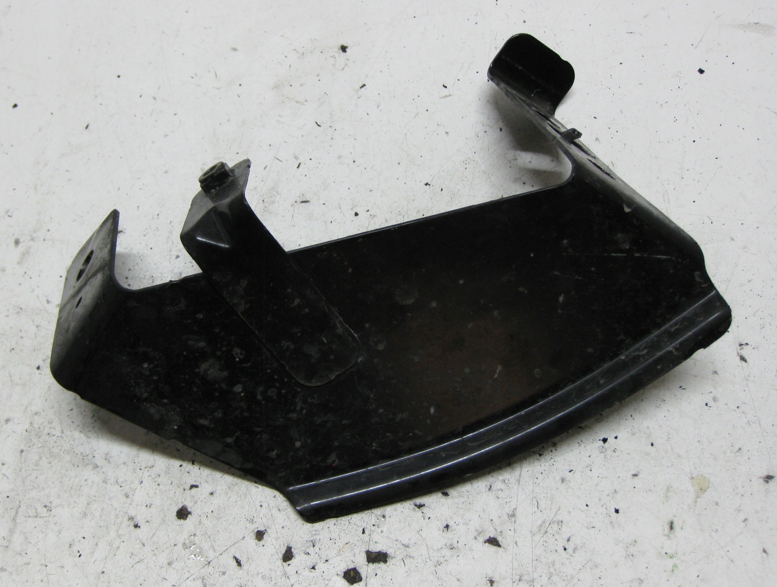 RENAULT MASTER III left holder of a bumper front 764216334R
