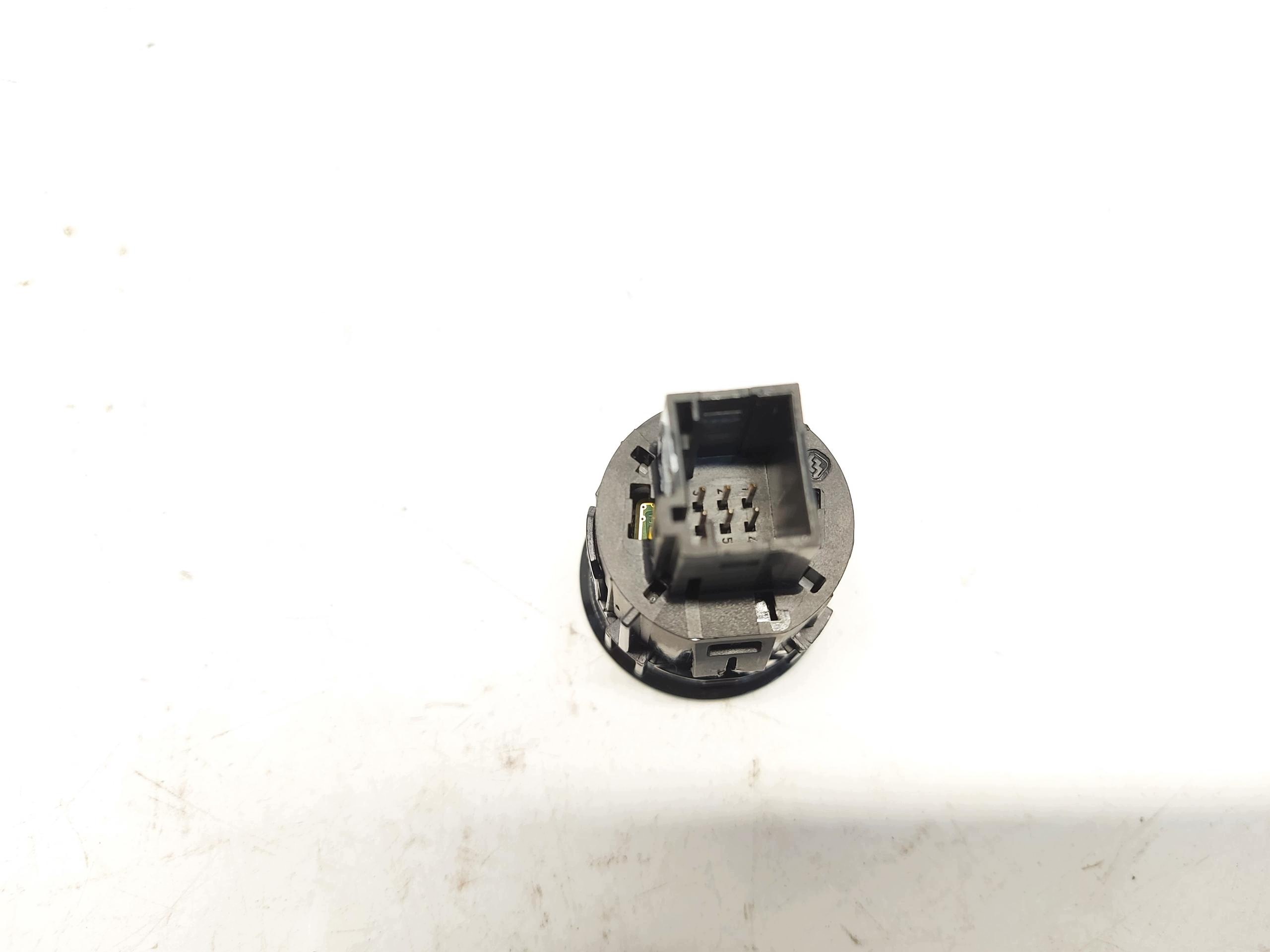 Peugeot 5008 III E5008 button switch of the engine start stop 98454762zd