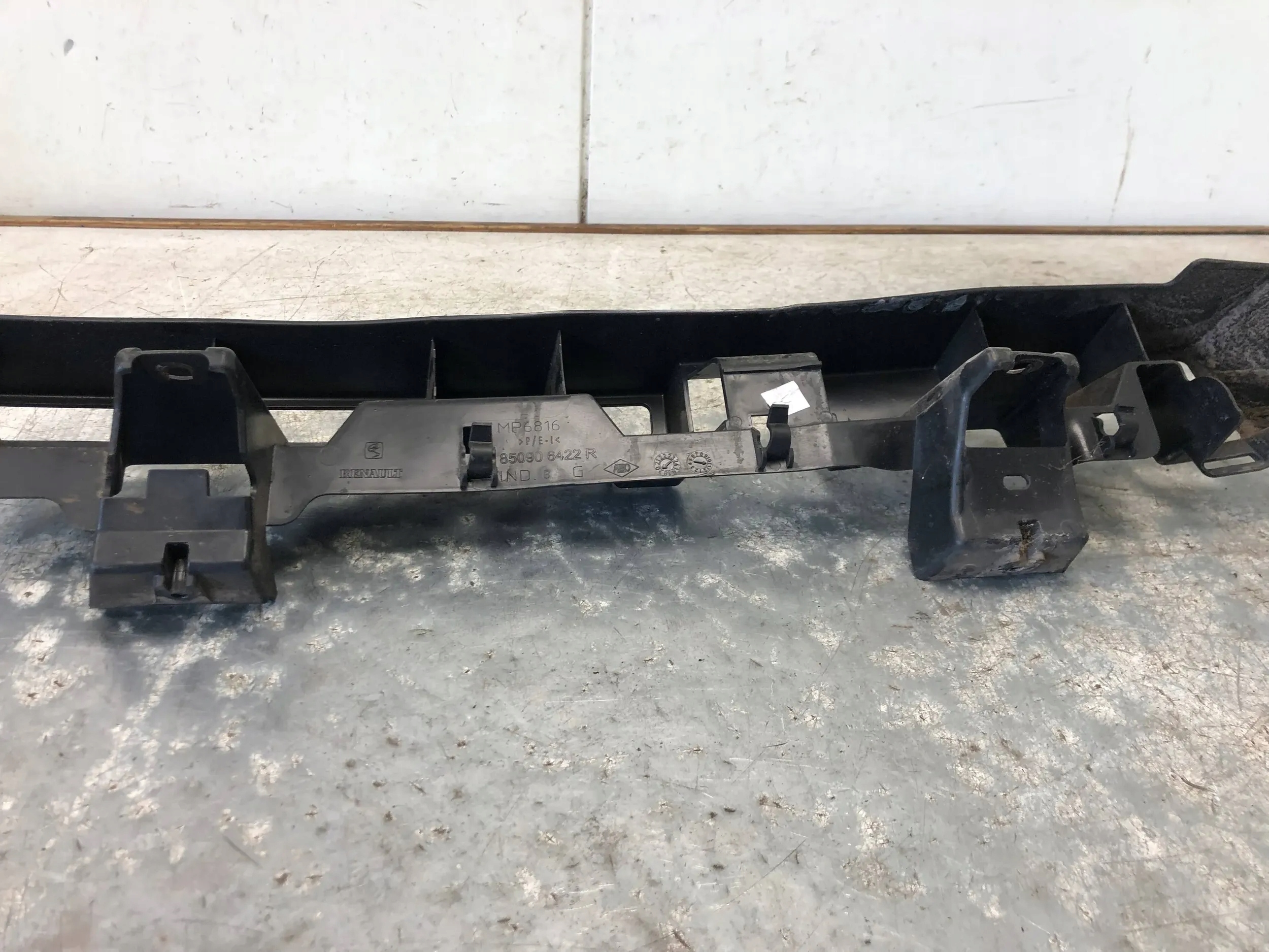 bumper bracket left rear part DACIA DOKKER 850906422R