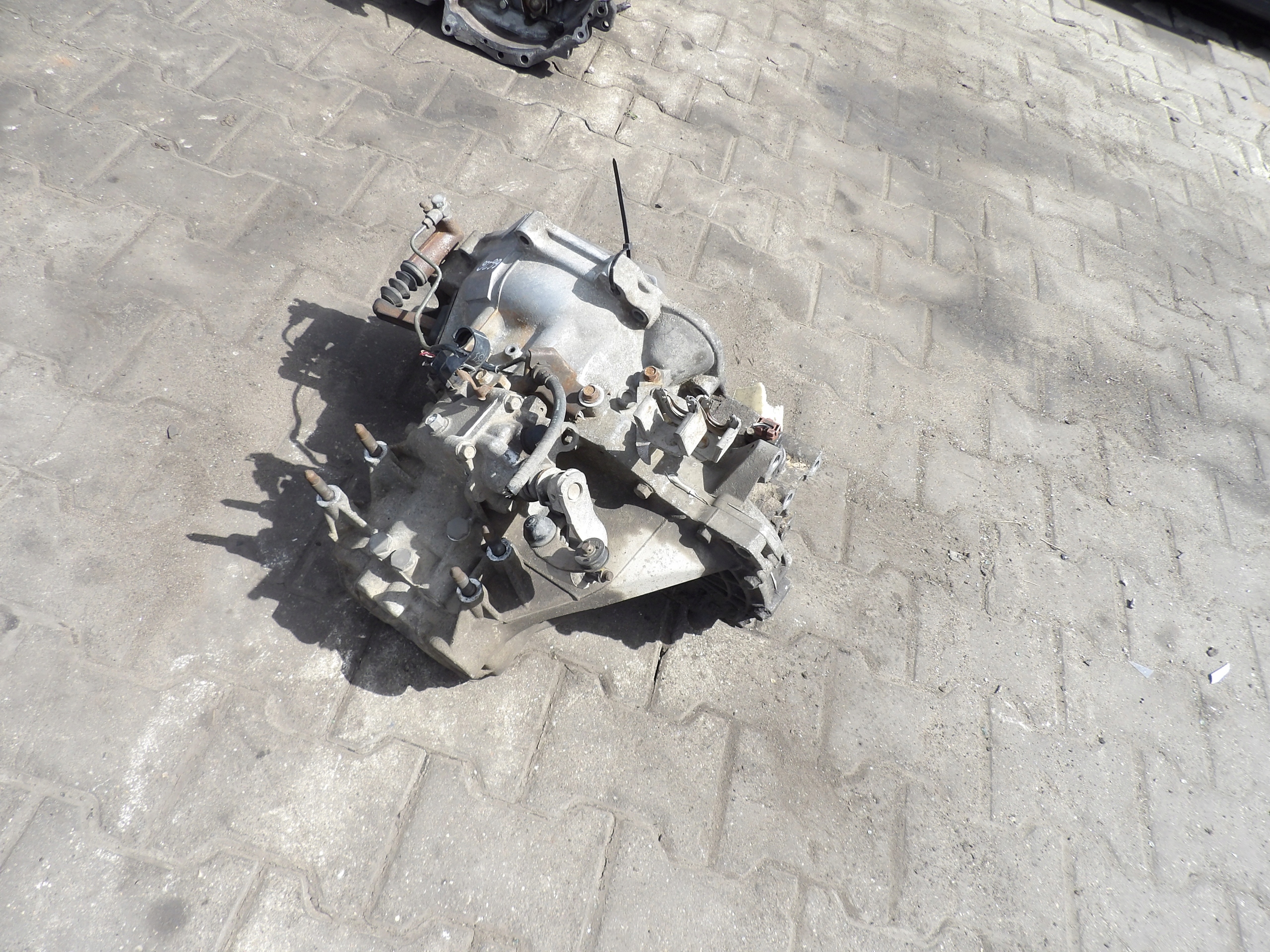 Mitsubishi Lancer VII 1,6 - 98km CAMBIO F5M411B7B5