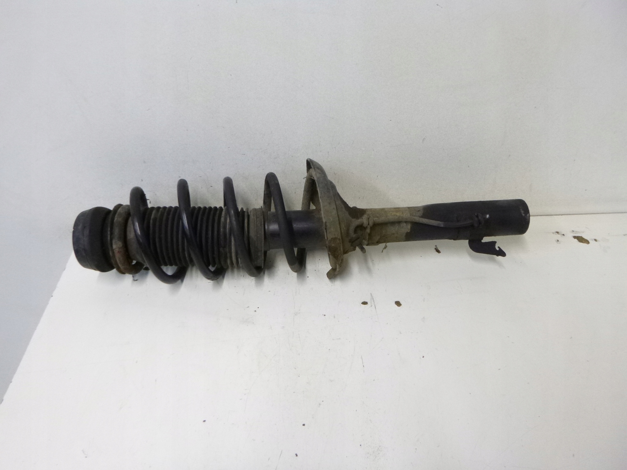 shock absorber front Volkswagen Golf IV 1.6 01r.