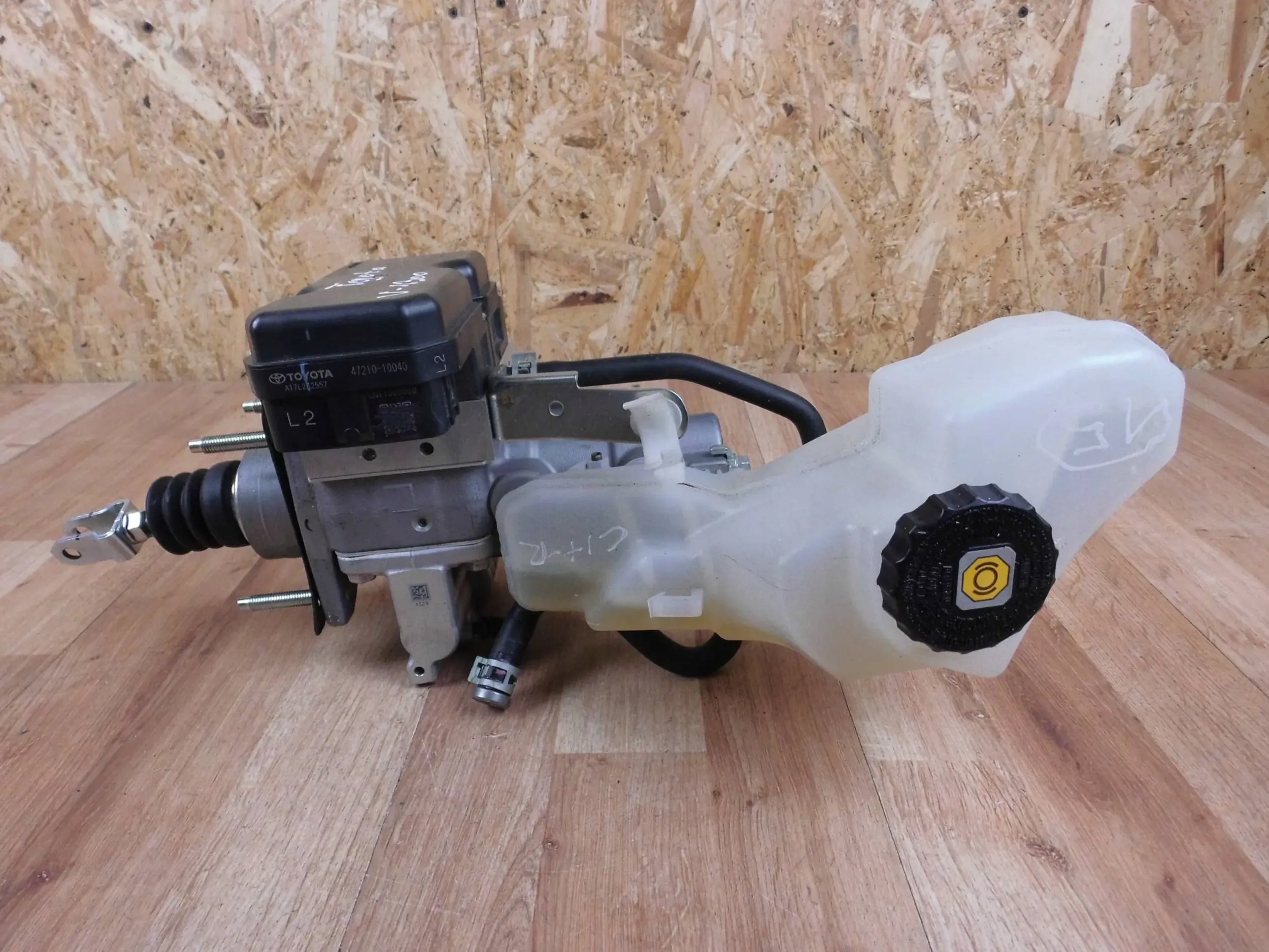Toyota C-HR CHR 2017+ pump ABS brake 4721010040