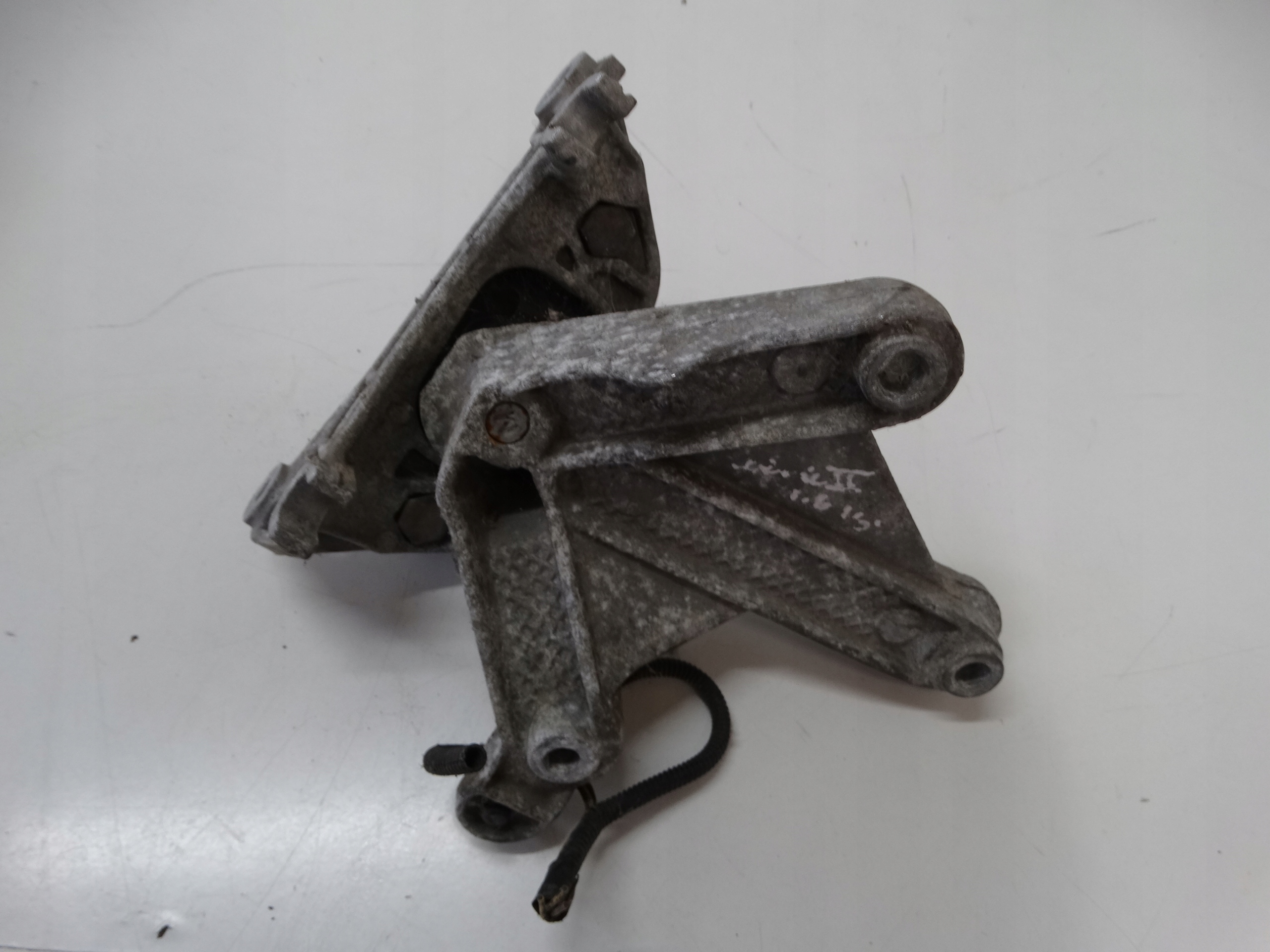 holder gearbox mounting RENAULT MEGANE II 8200043084