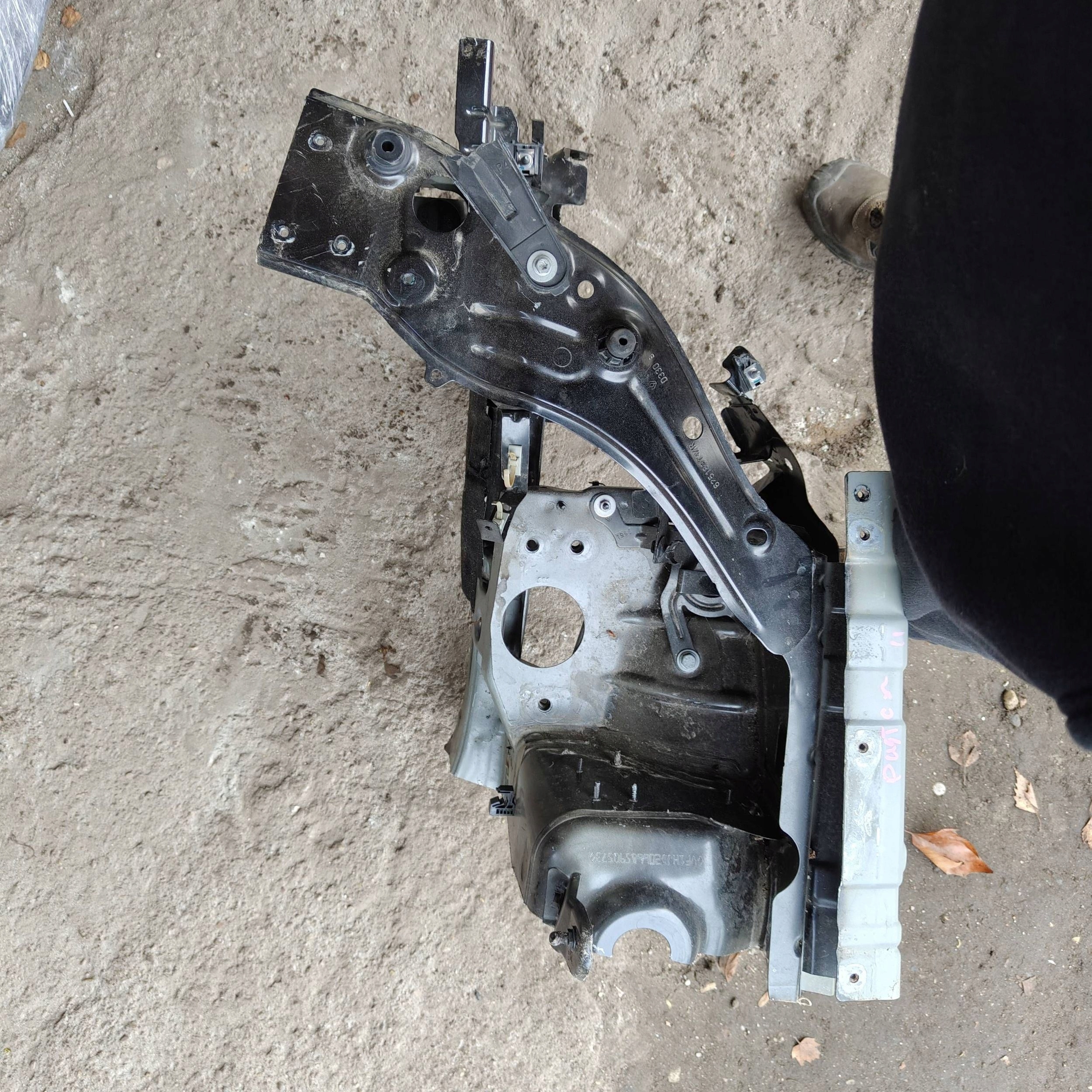 quarter front front side right Dacia Duster II