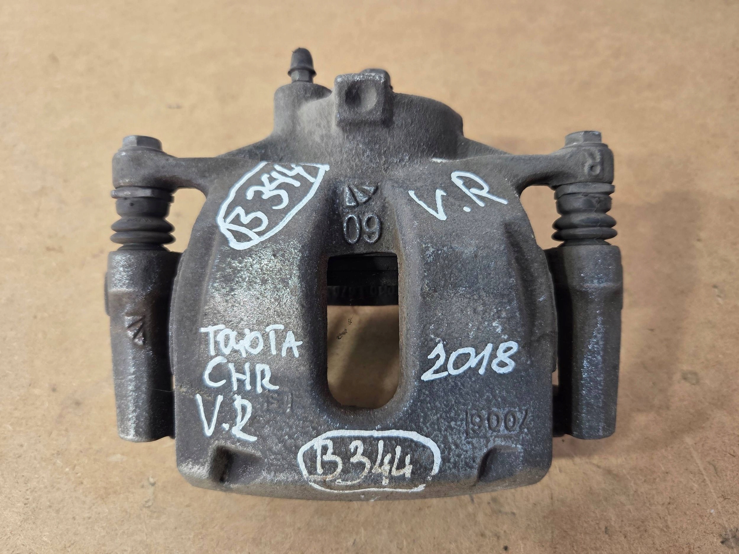 Toyota C-HR and caliper brake front right (B344)