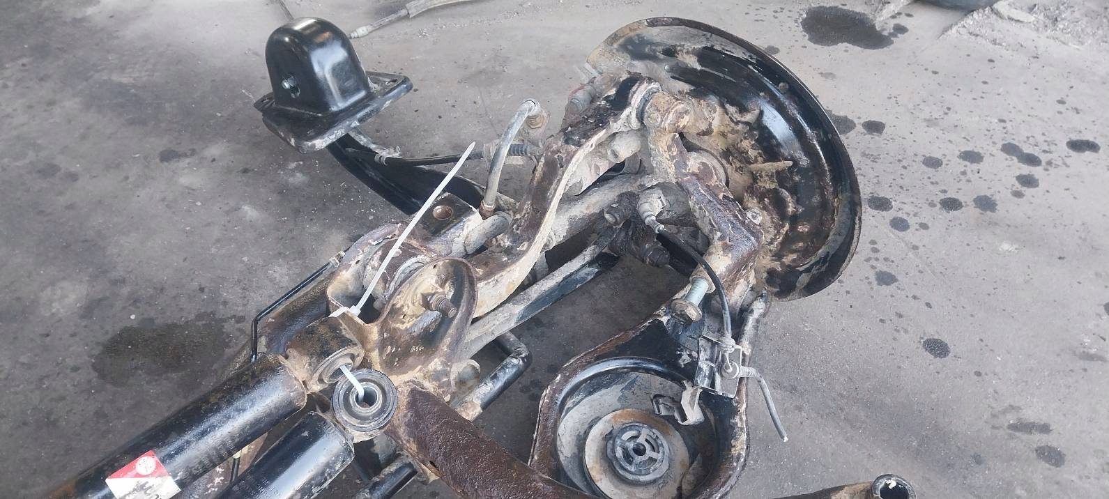 complete sususpension sider axle beam rear part AUDI A3 8P HB 3D