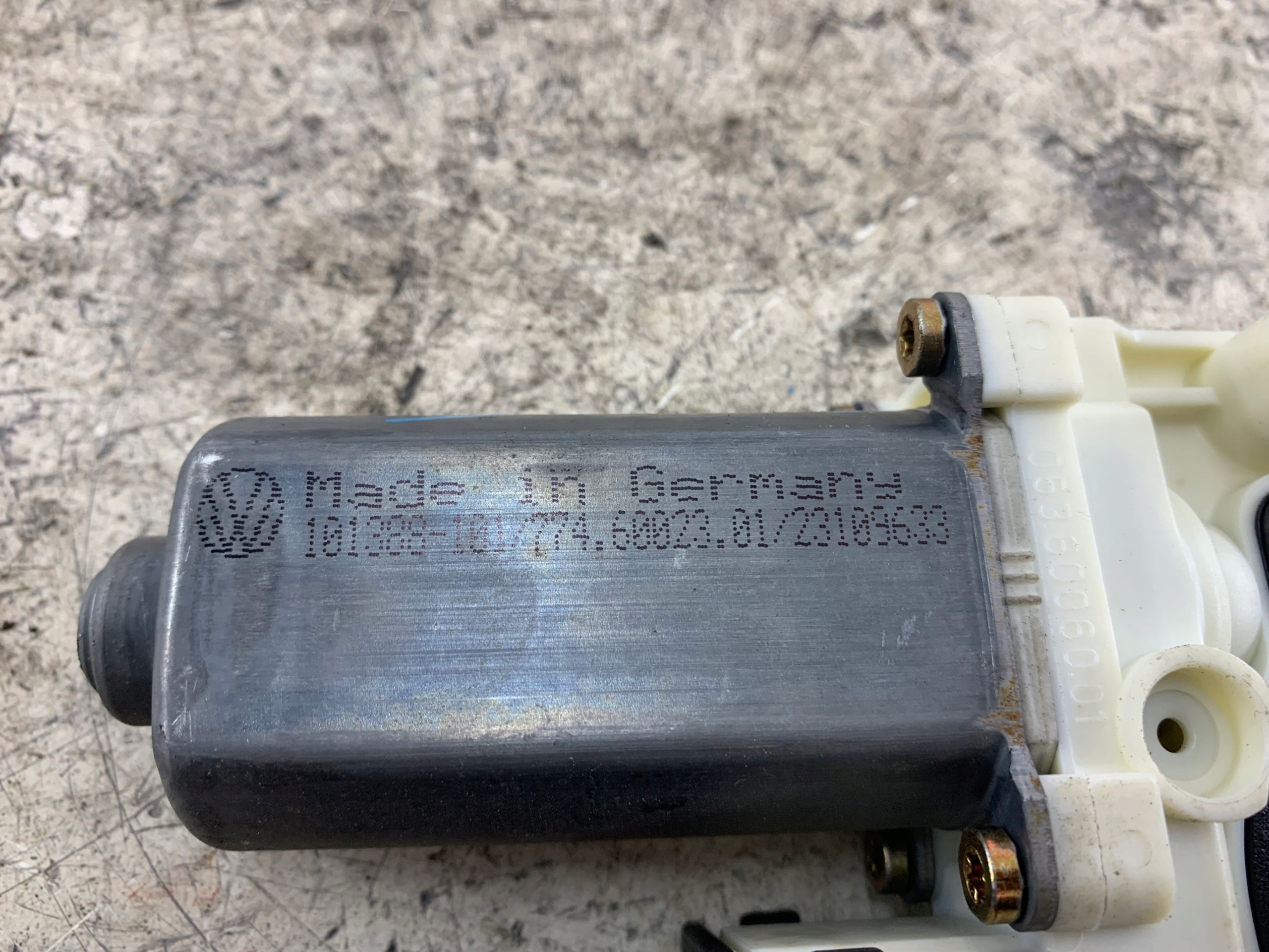 VW GOLF IV LEON and mini motor windows right rear part 1J4959812C