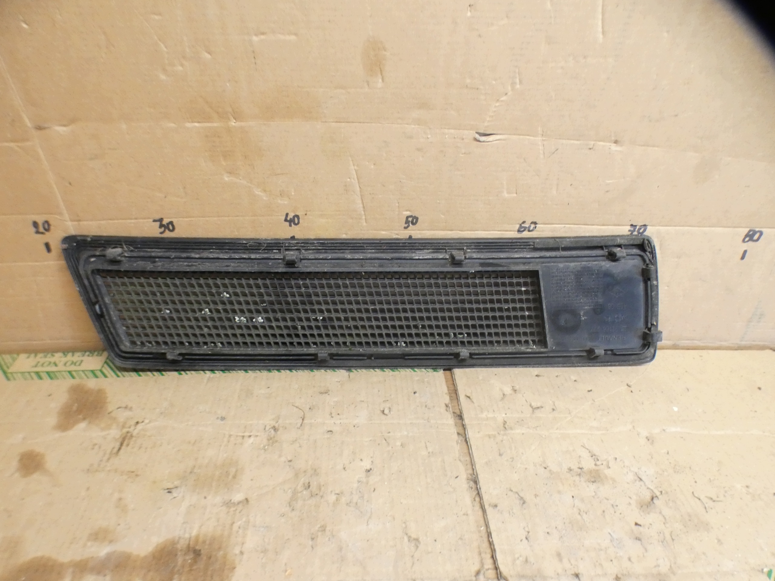 Opel VIVARO / 2008 / front bonnet bonnets / 8200004370