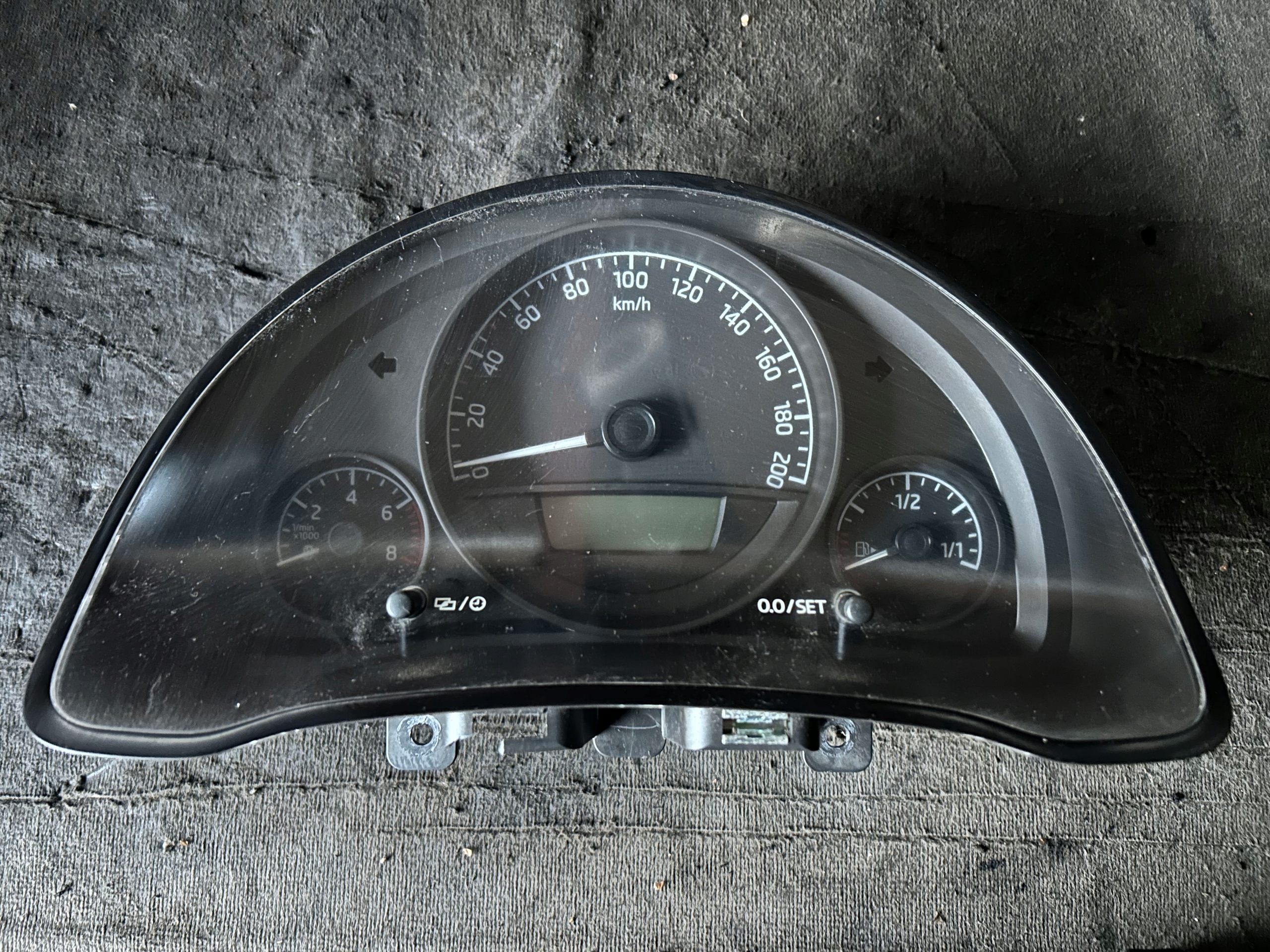 спидометр SKODA oe 1ST920861C