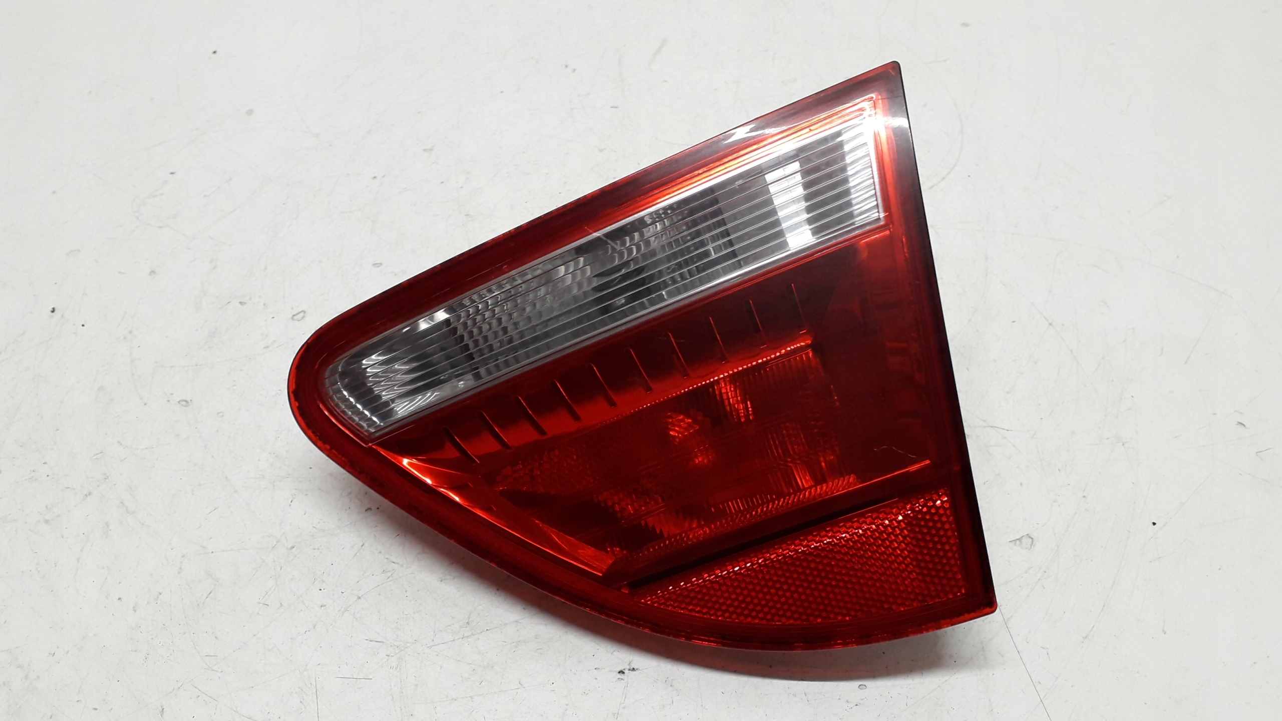 SEAT EXEO 08- LAMPA PRAWA TYŁ W KLAPE 3R5945094B
