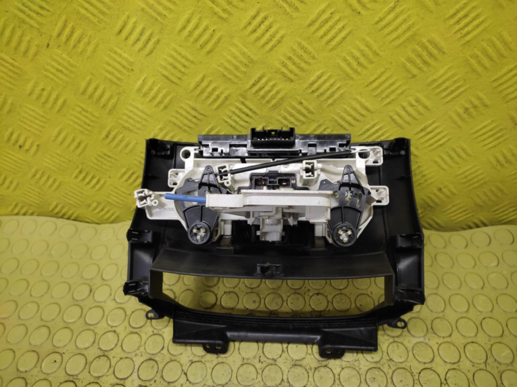 DAIHATSU SIRION 2 PANEL klími klimatizaci