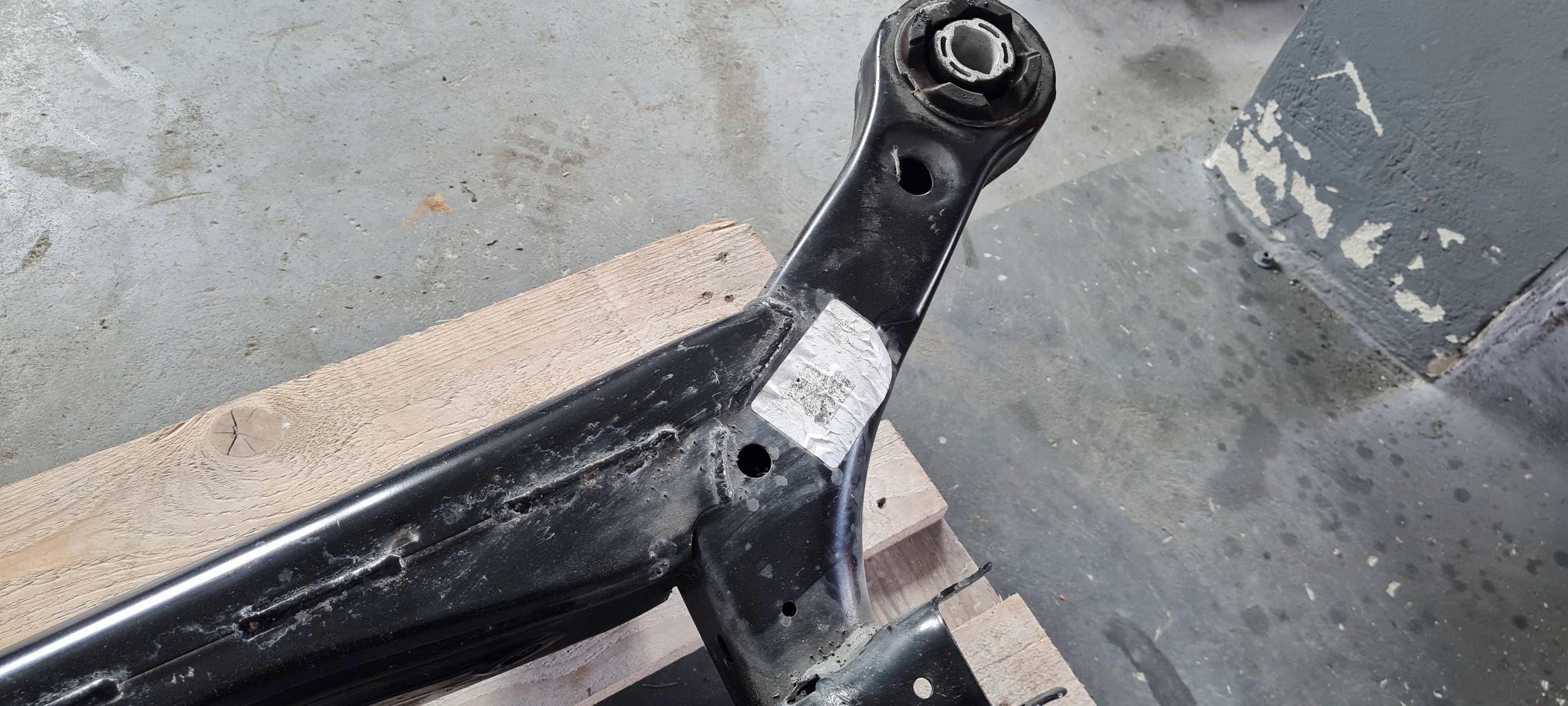 Chrysler Pacifica 2022 sider axle beam subframe springing rear part OSKA 3.6 V6 22R