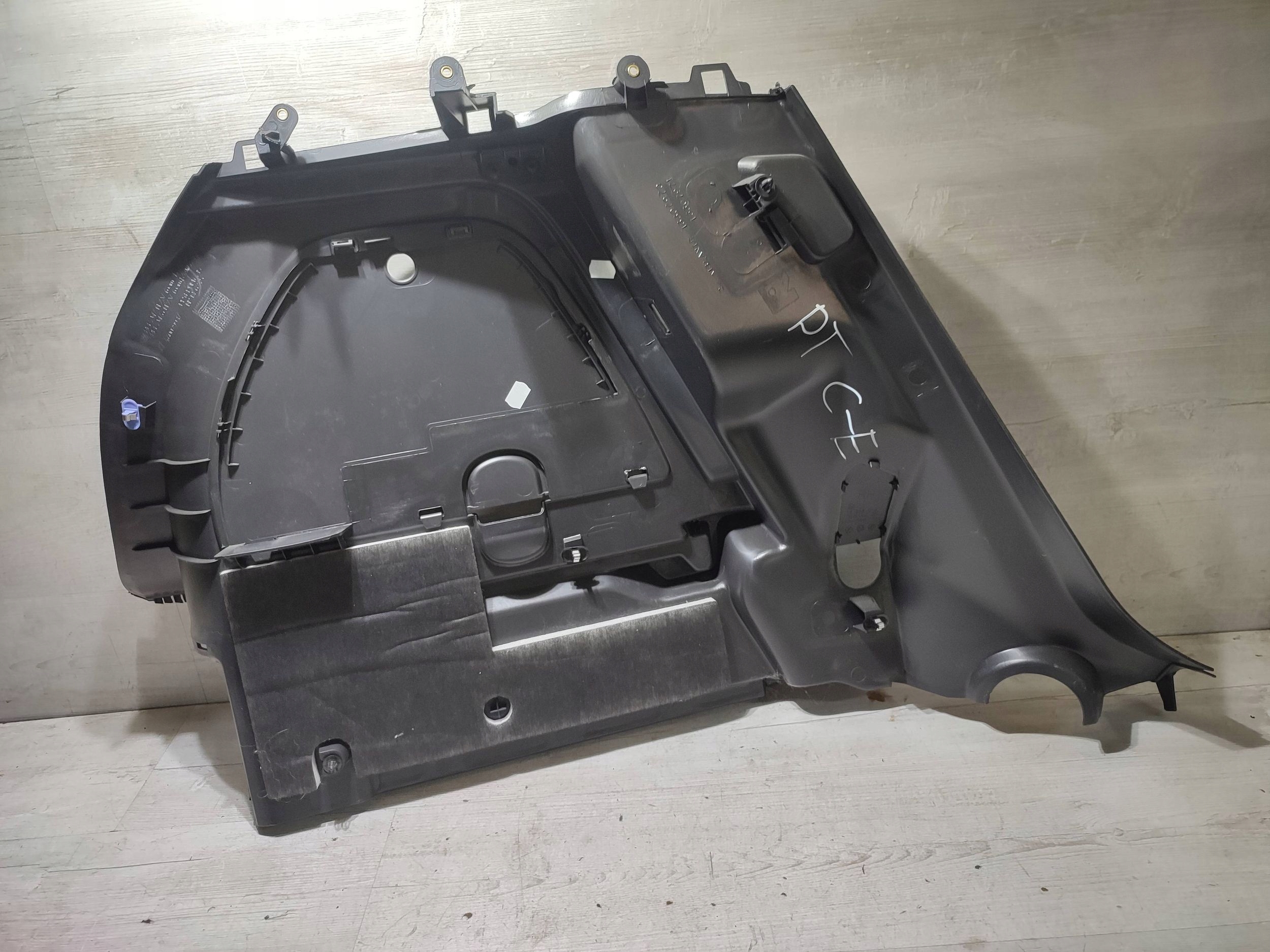 Opel Corsa E 2018 rear part side right boot upholstery