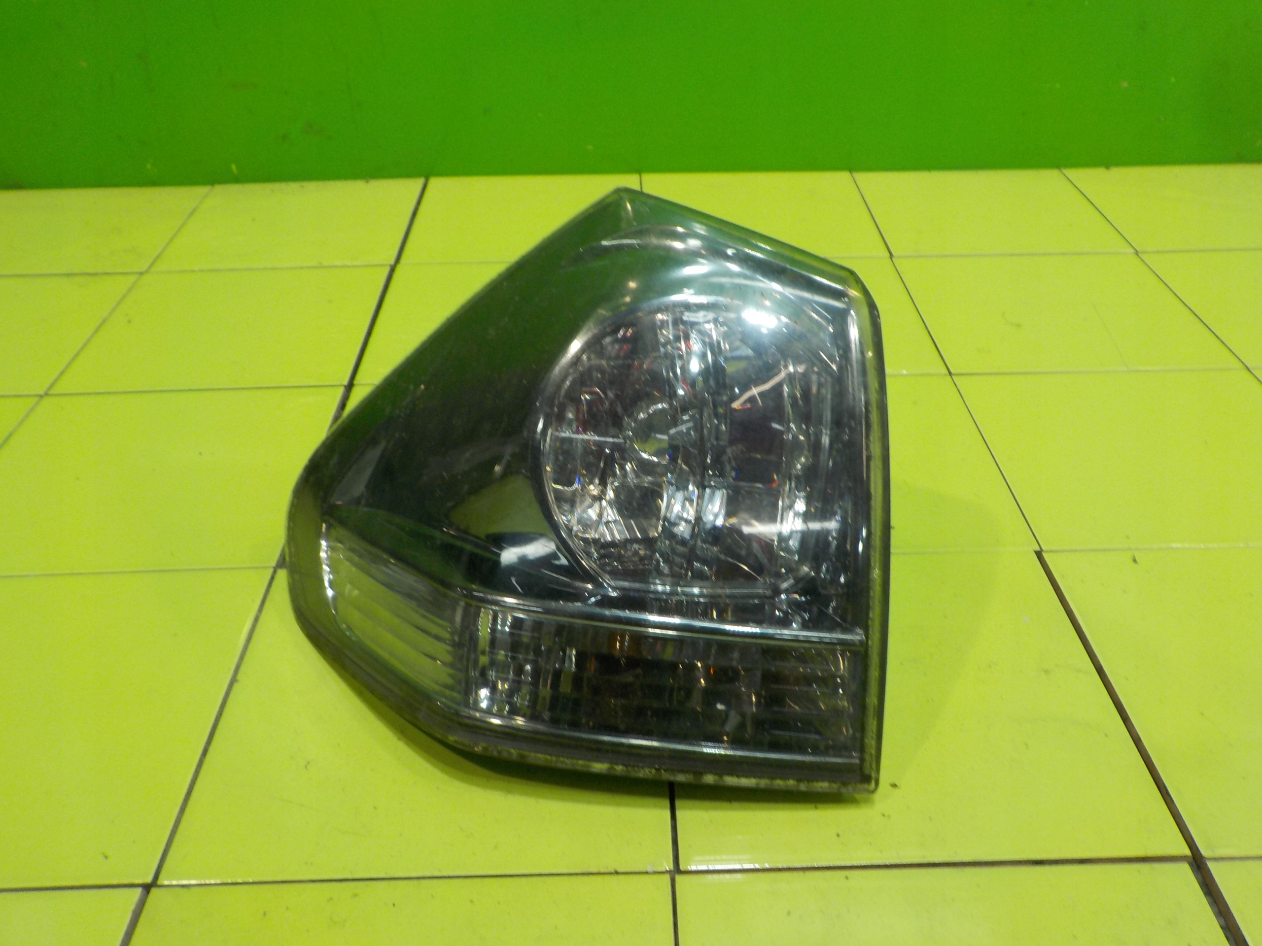 LEXUS RX300 II 3.0 B 03r 5D lampa lewa tyl