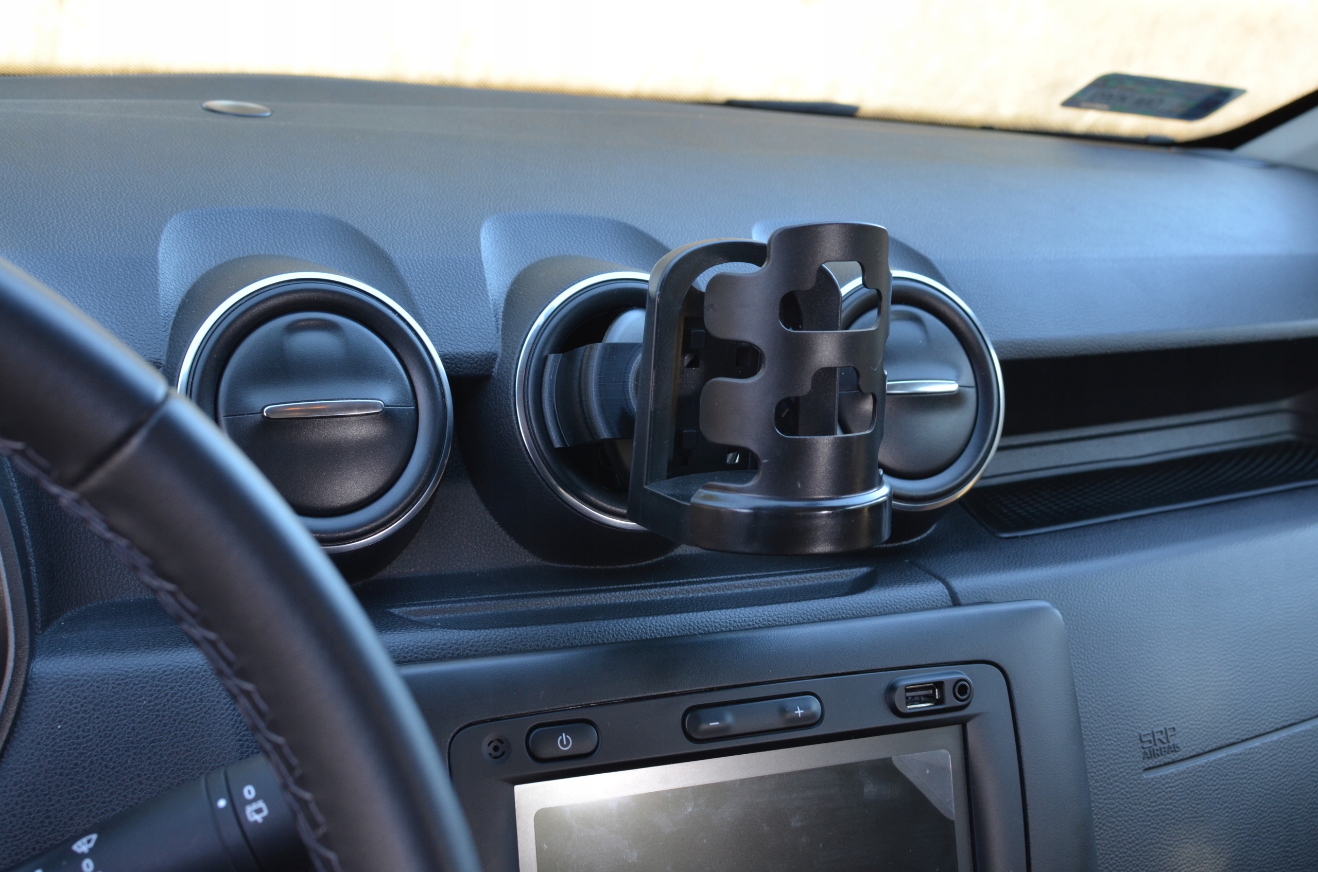 Uchwyt na kubek Dacia Duster 2 EAN (GTIN) 5904830345063