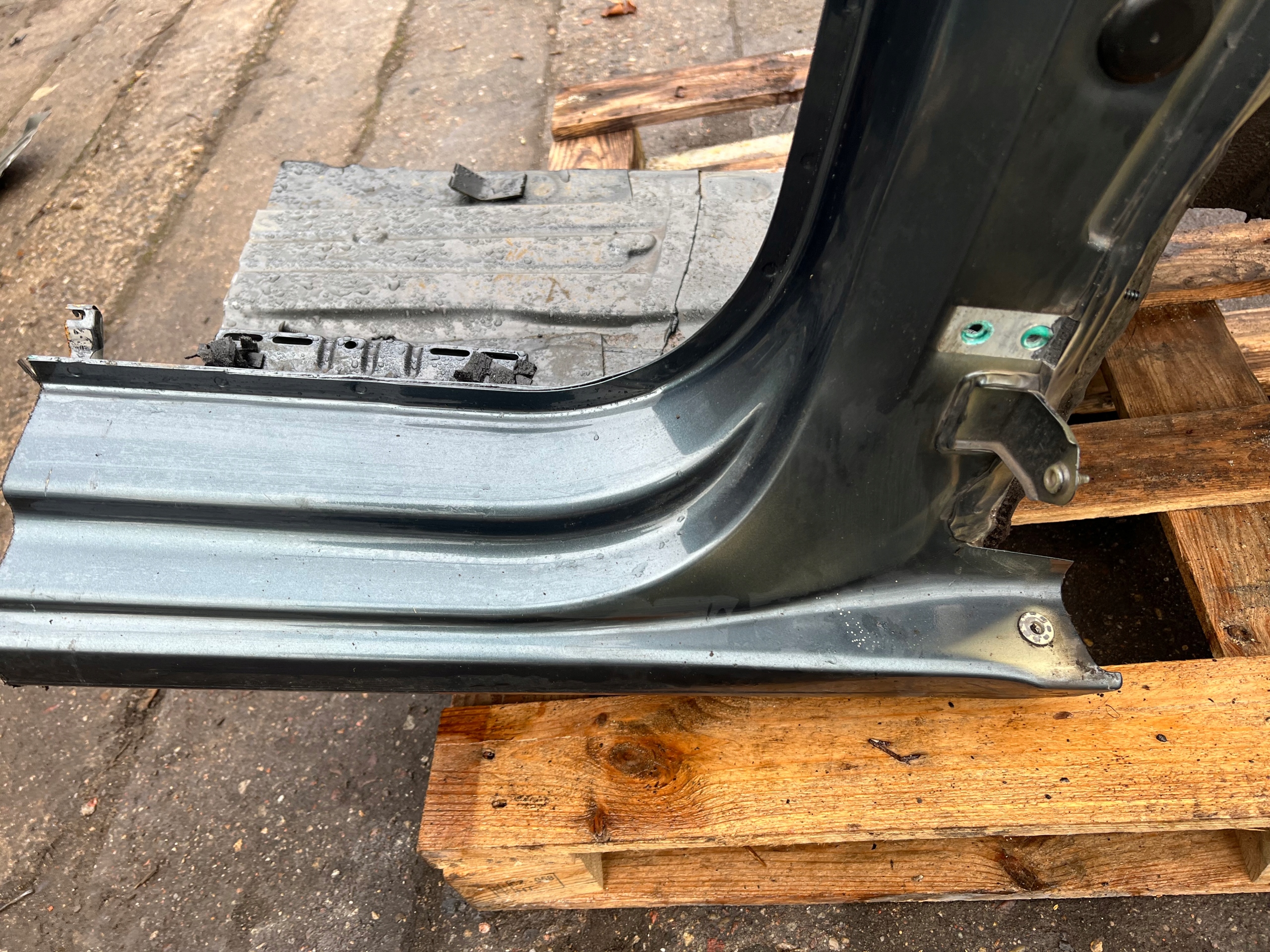 SKODA OCTAVIA III quarter right right front LF7Y 12-19r