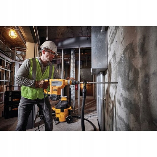 MŁOTOWIERTARKA SDS MAX 1350W D25614K-QS DEWALT Waga urządzenia 7.8 kg