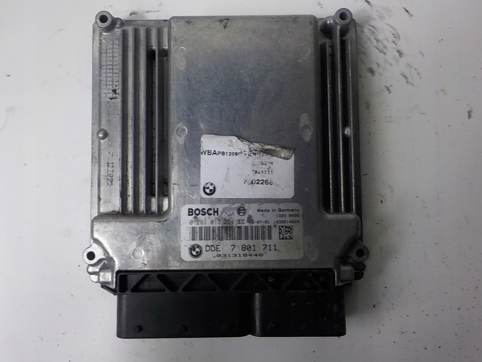 BMW computer control unit 0281013251 7801711