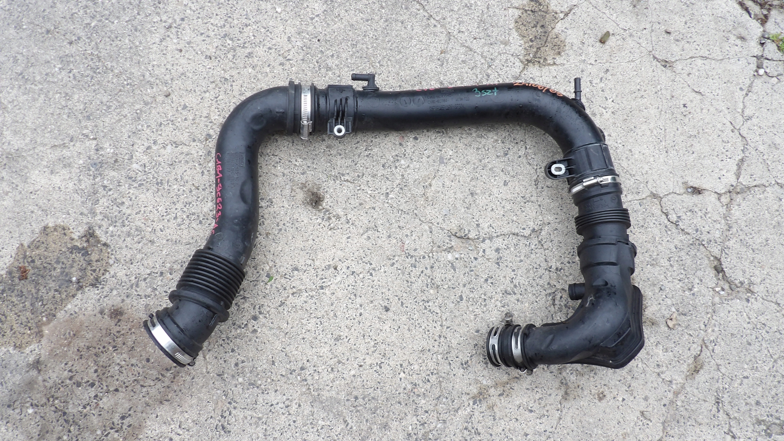 FORD FIESTA MK7 1.0 EB air hose pipe