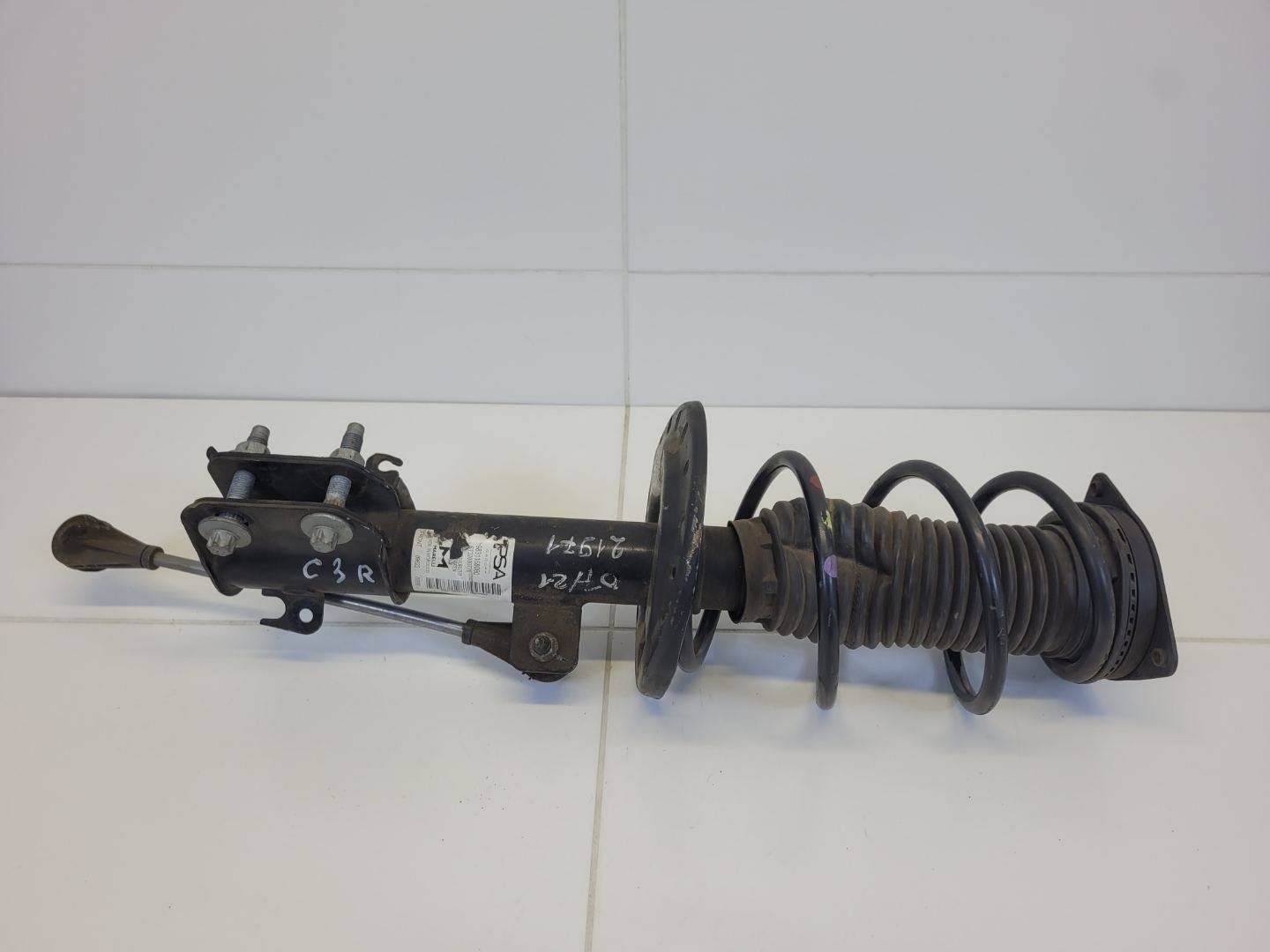 shock absorber front right side Citroen C3 Aircross 2019 9831168080