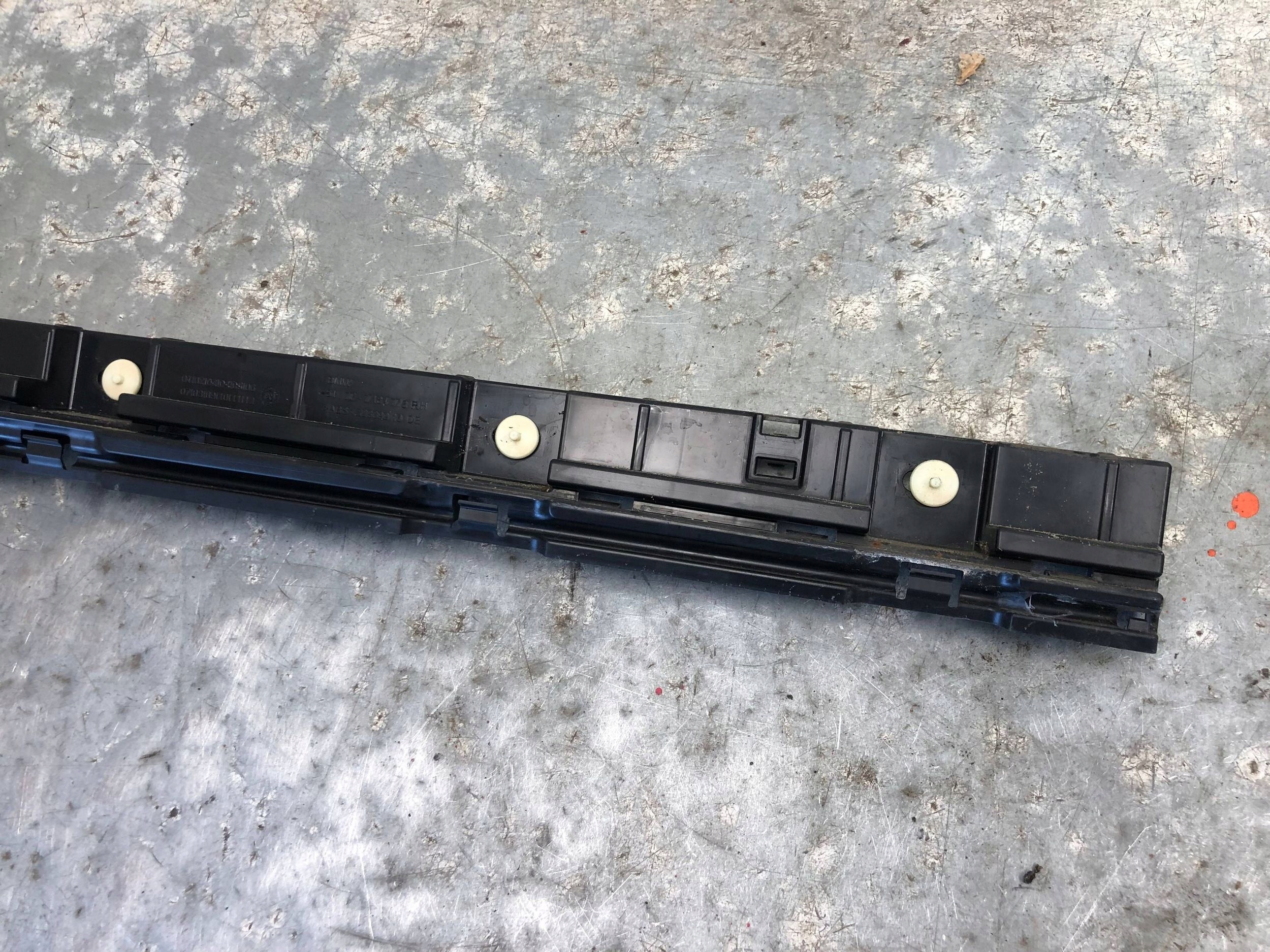 support of the threshold right front BMW F10 LCI 7184778
