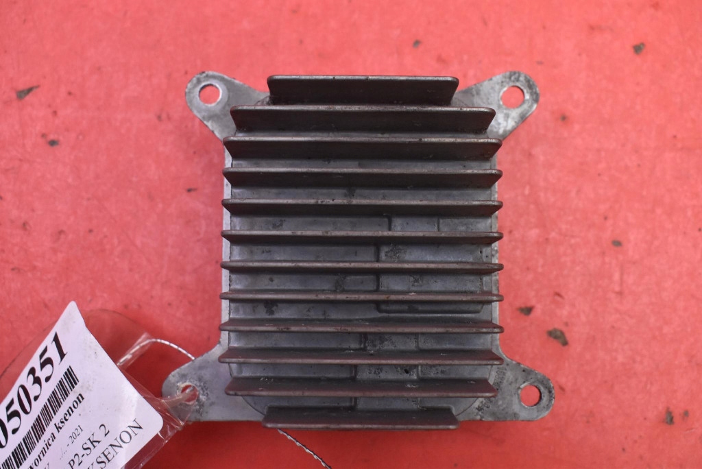 control unit XENON KSENON left P1532925-02-C TESLA MODEL Y 20