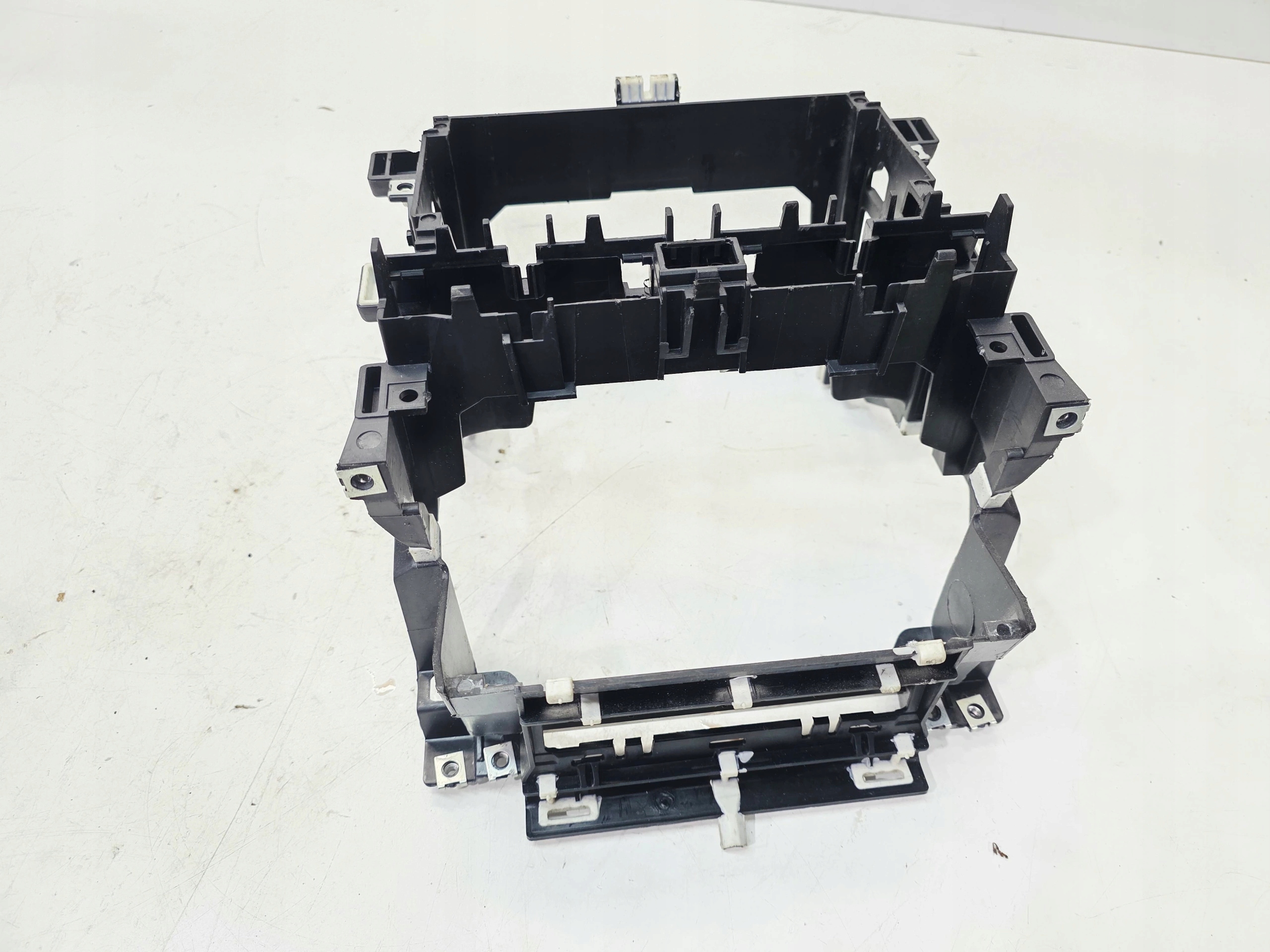 Korb 2 DIN AUDI A3 8P LIFT Original 8P0858005D