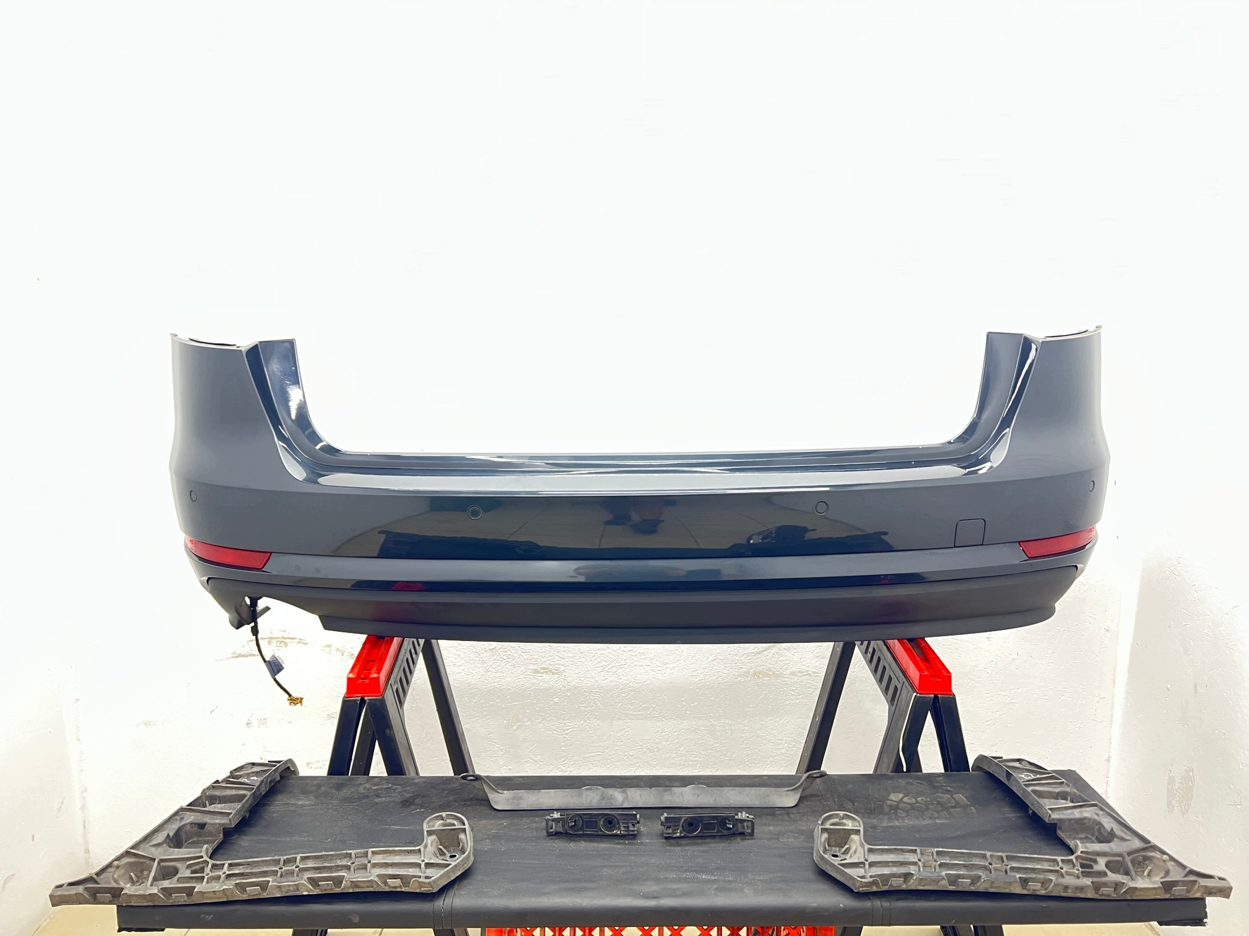 bumper rear part rear bundle 4xPDC below towing AUDI A4 B9 KOMBI AVANT W colour LX7L