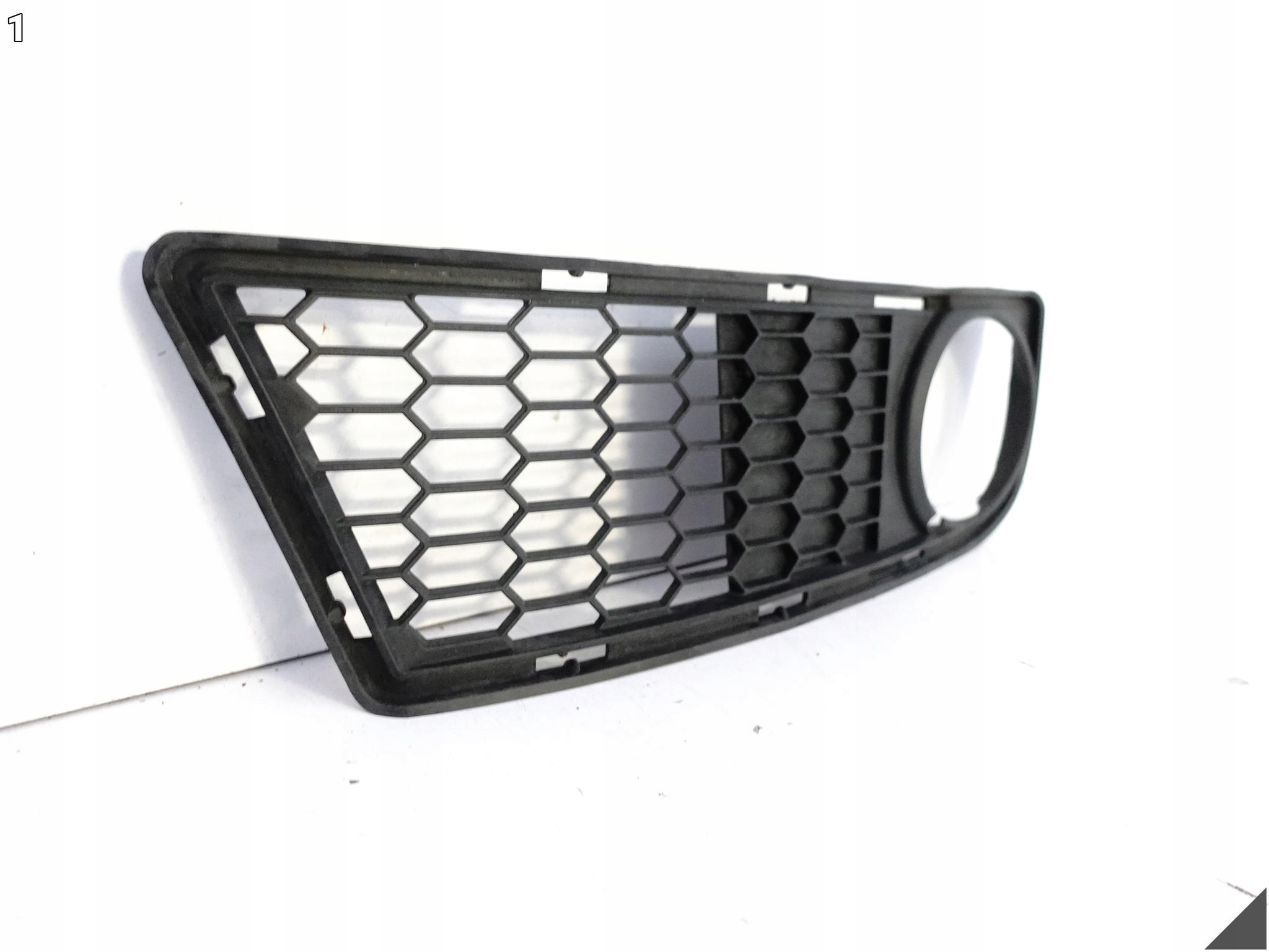 BMW 1 COUPE E82 E88 m-packet 04-07 grid grille W bumper front right