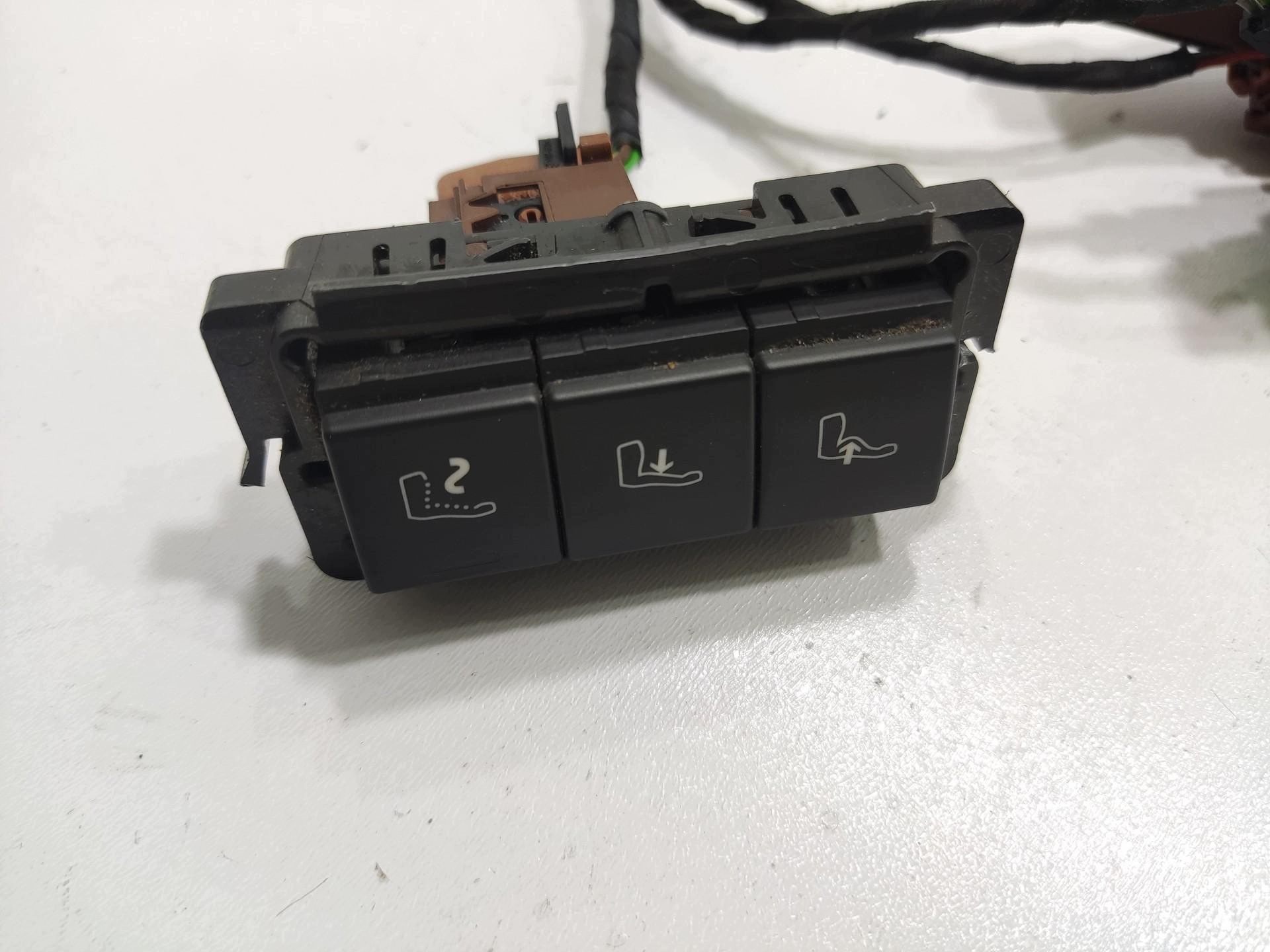 control panel seat left front CITROEN DS5 11-15 96598311XT 96672141XT