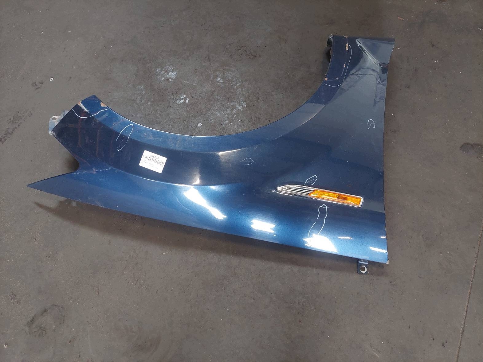 fender right front FORD MONDEO MK4 E6 ID: 240317