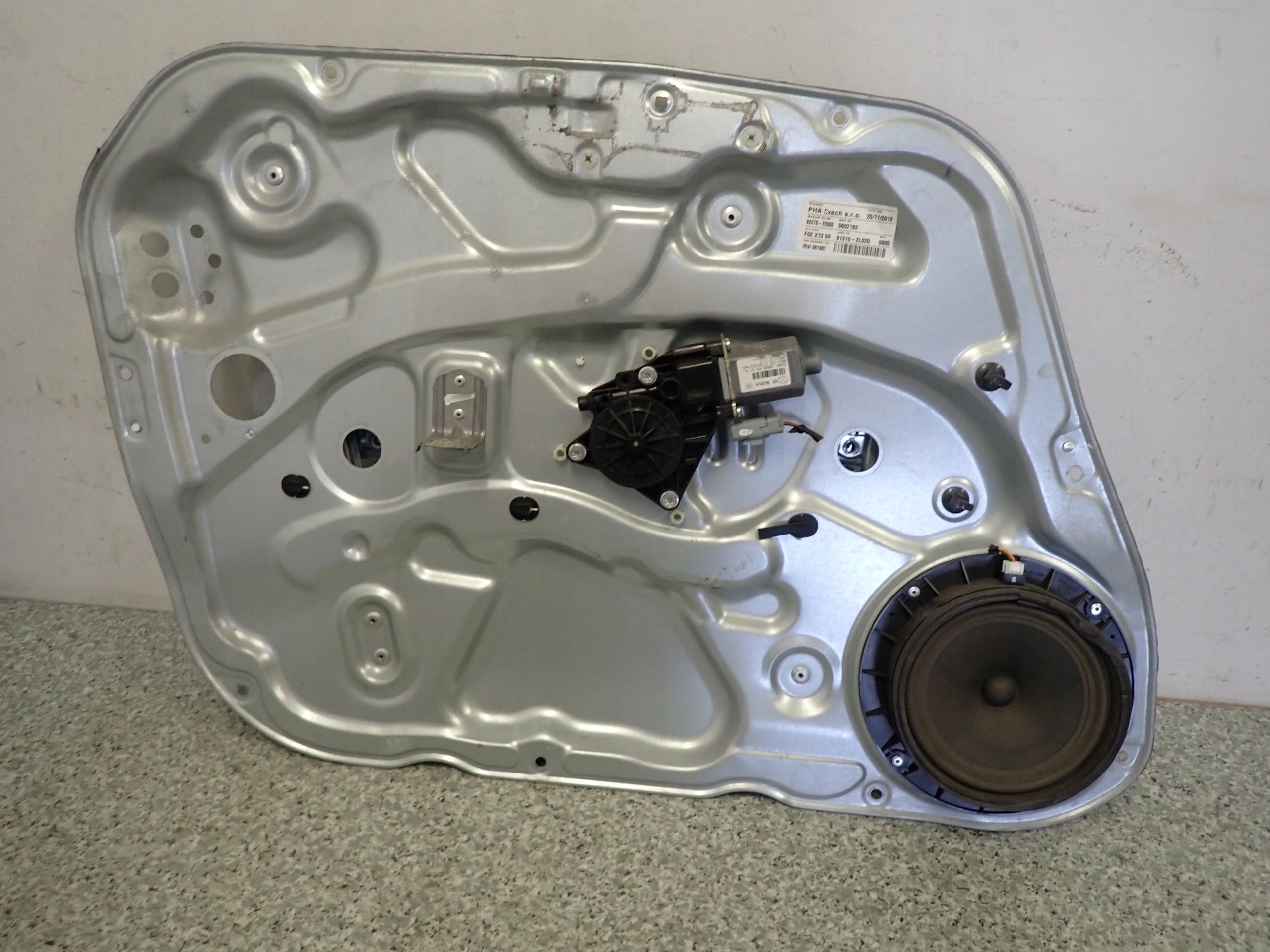 HYUNDAI i30 CW KOMBI 07-12 PODNOŚNIK SZYBY PRZEDNI LEWY Typ samochodu Samochody osobowe