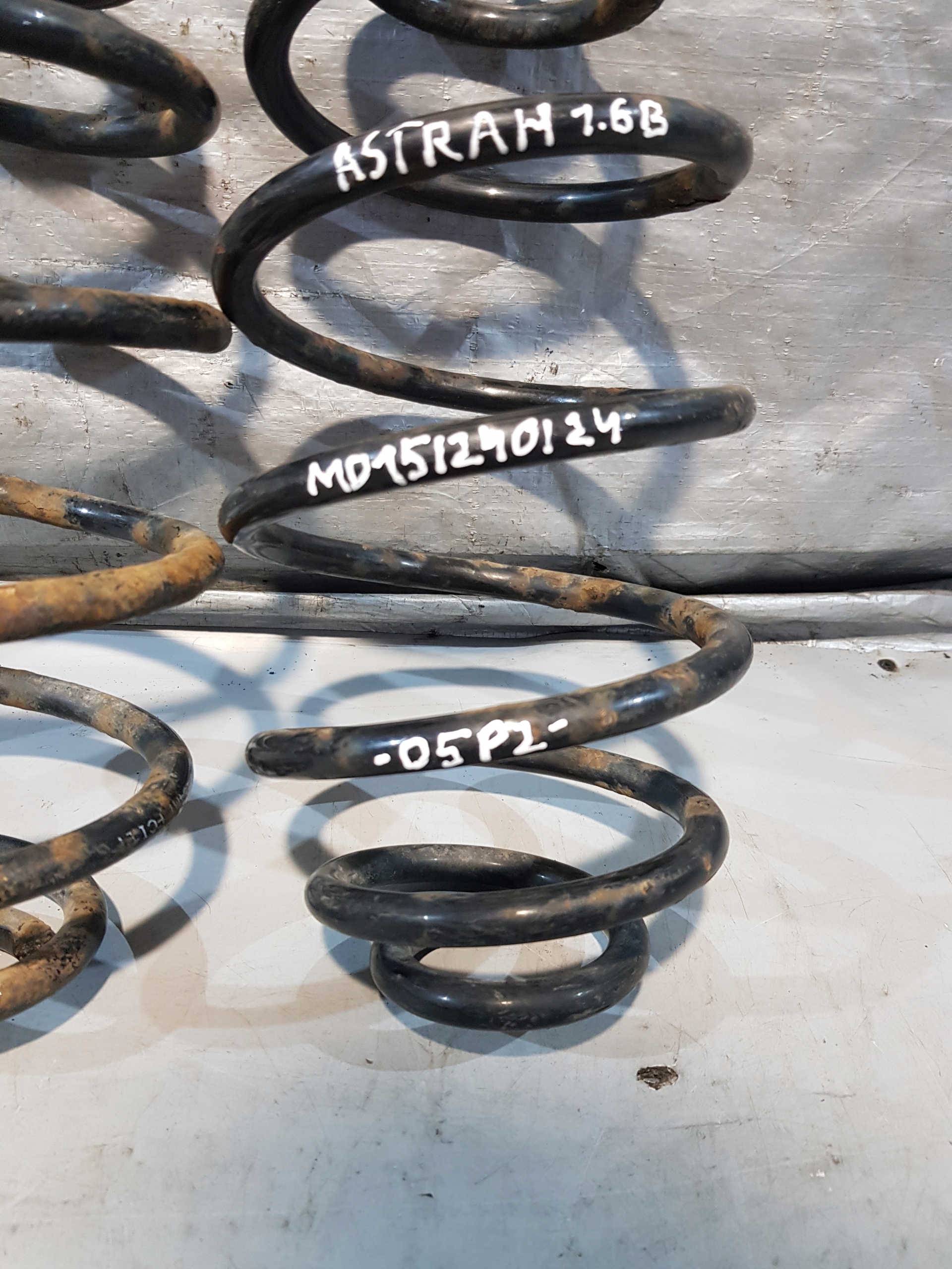 springs springing rear part OPEL ASTRA H 1.6B 2 SZTUKI