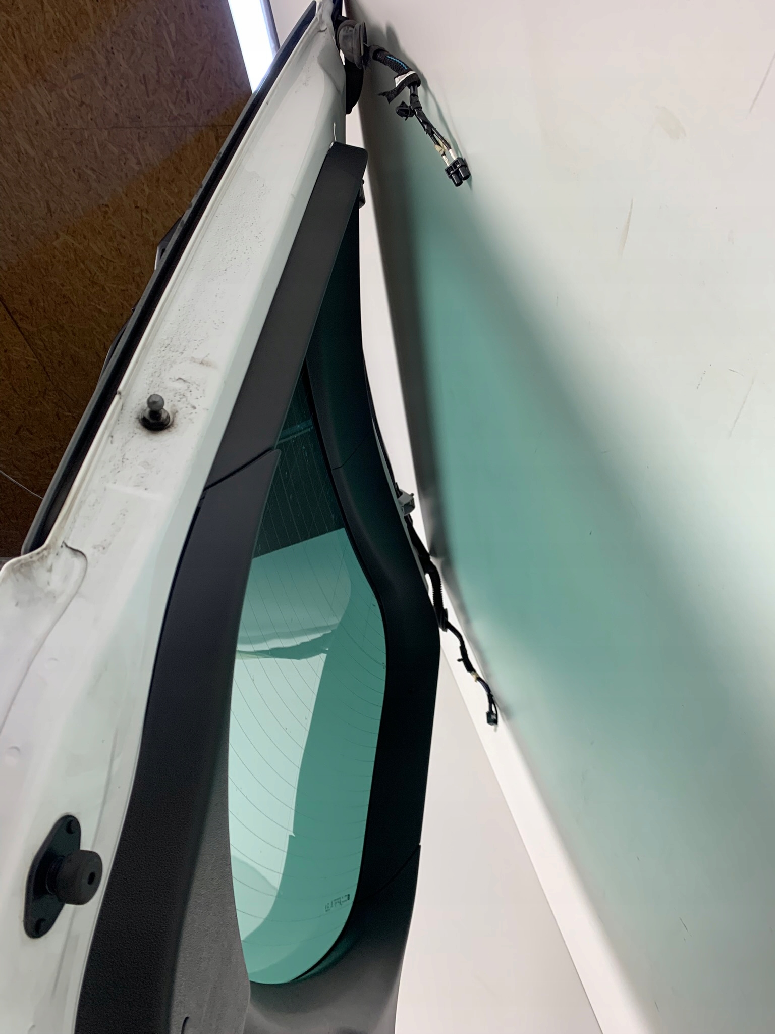 OPEL INSIGNIA B HB trunk door boot window Z40R