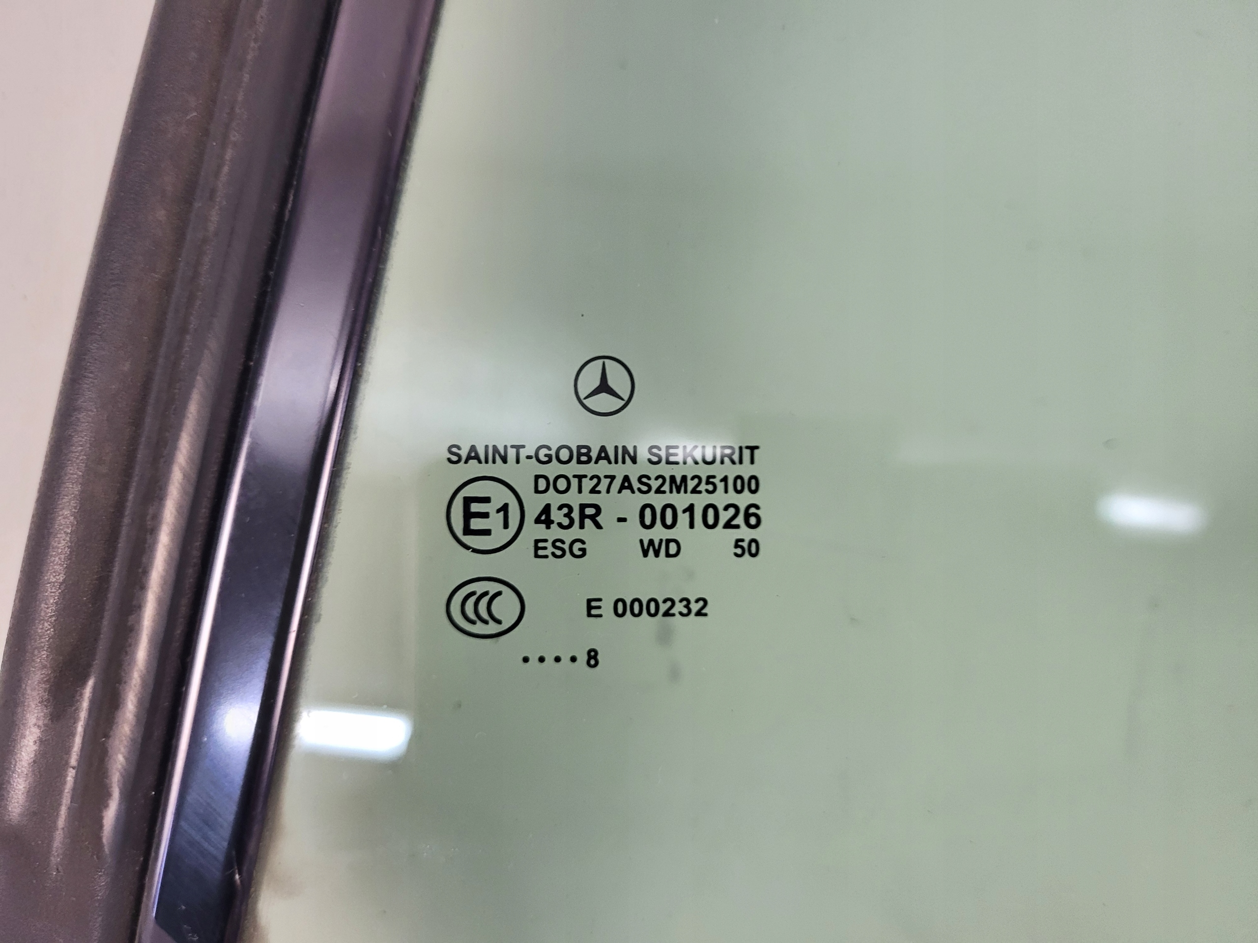 MERCEDES CLK A209 W209 CABRIO window left rear part left rear