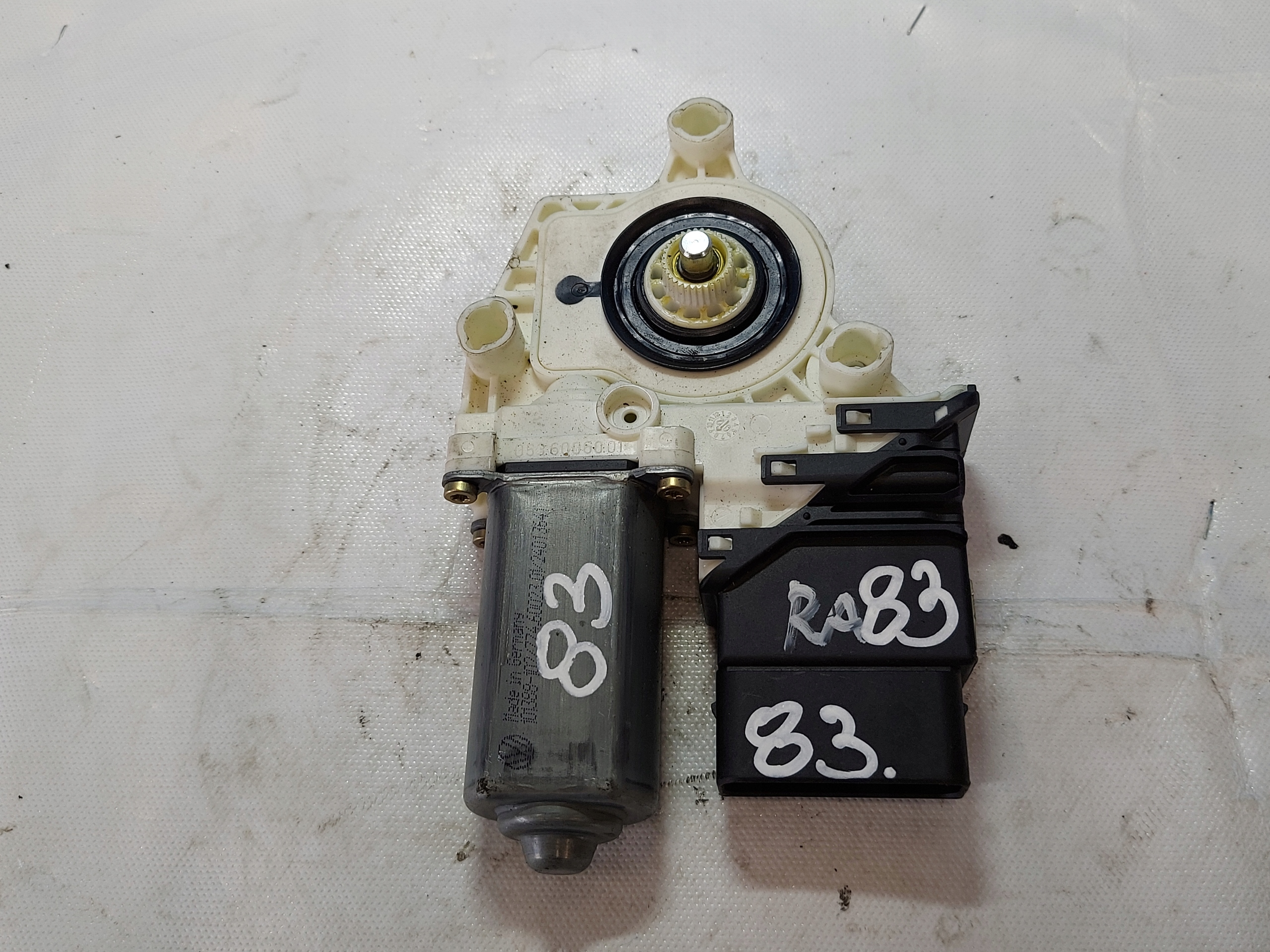 engine lifting windows GOLF IV 9776105407301 right rear part