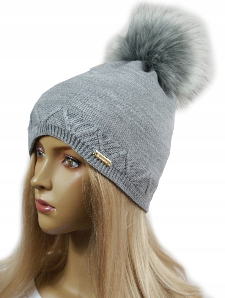 

Czapka damska Pompon # 28