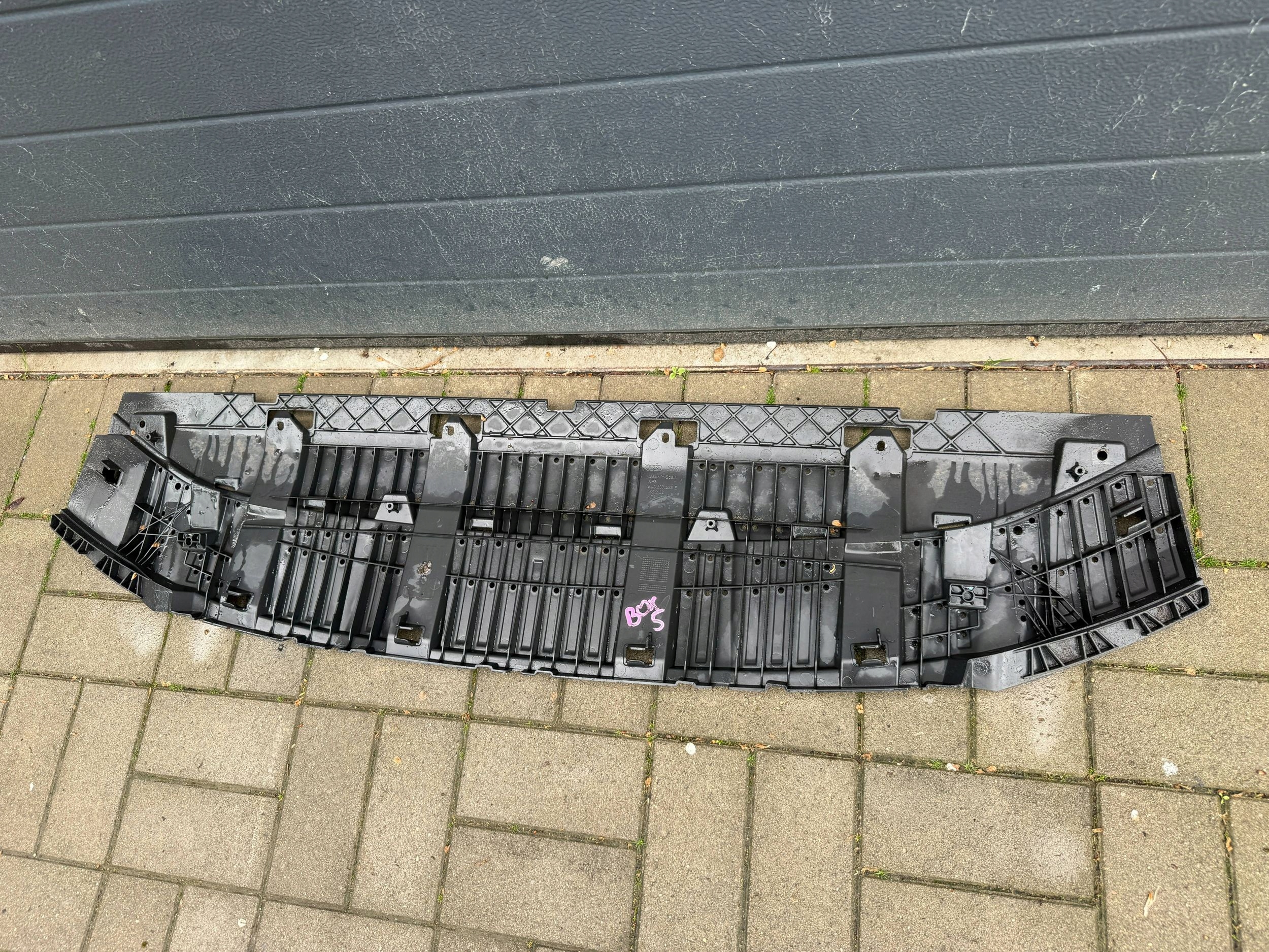 Audi Q3 14- Lift cover below bumper front front