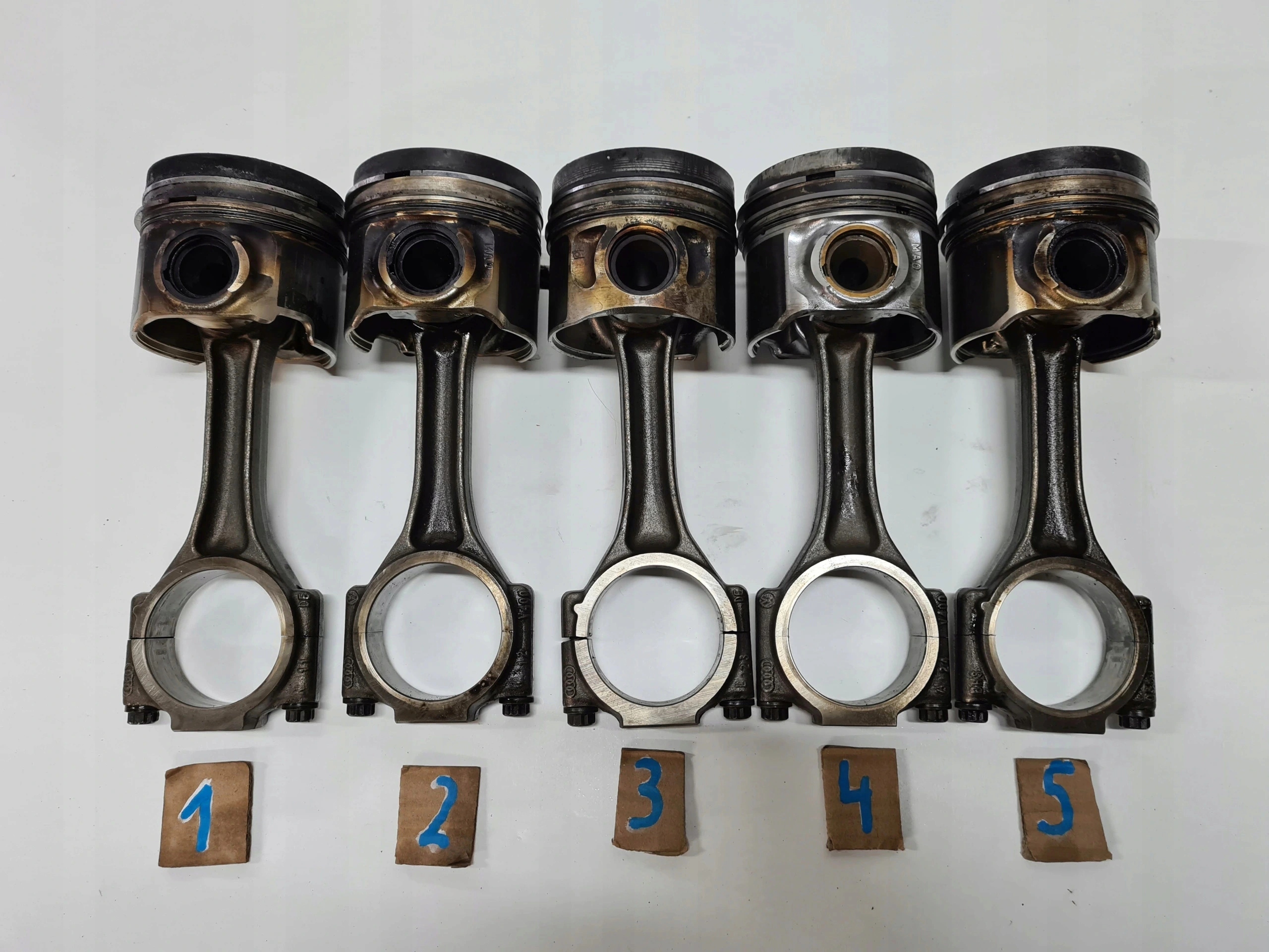 Поршень шатун VW T5 2.5 TDI