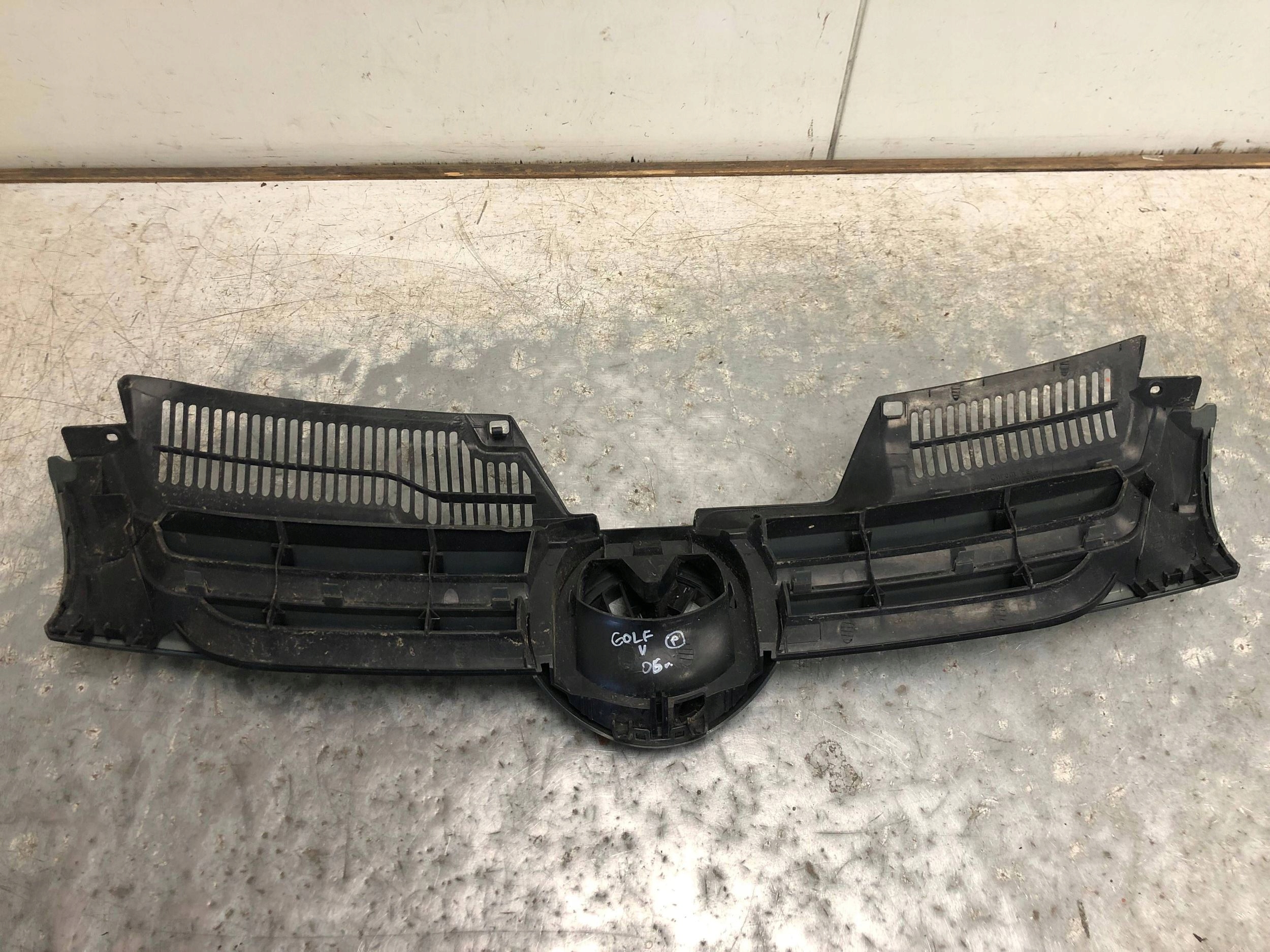 Grill Grill VW GOLF V 1K0853655C