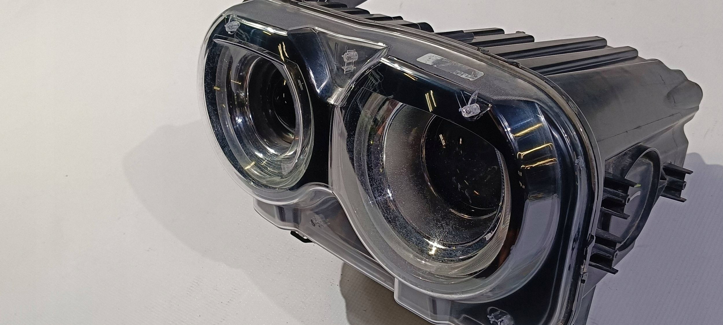light front front left Dodge Challenger 2015