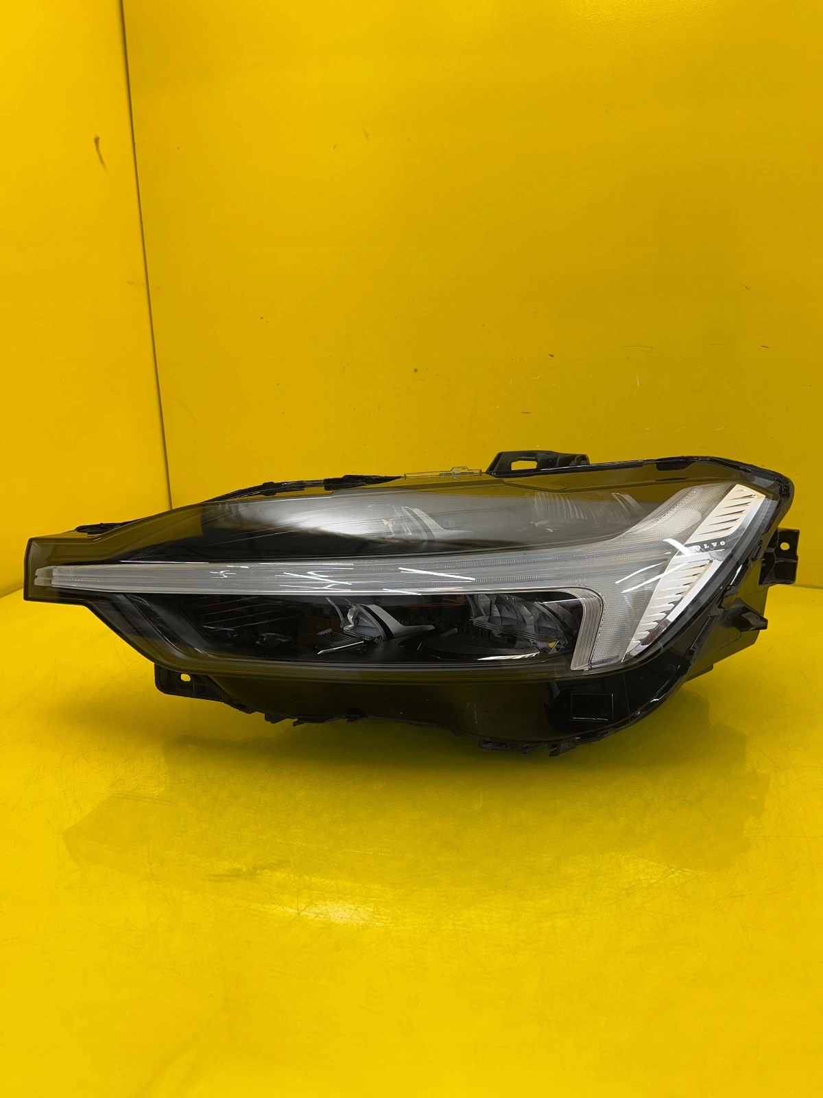 light left Volvo XC60 II Lift 20- Full Led 32404705