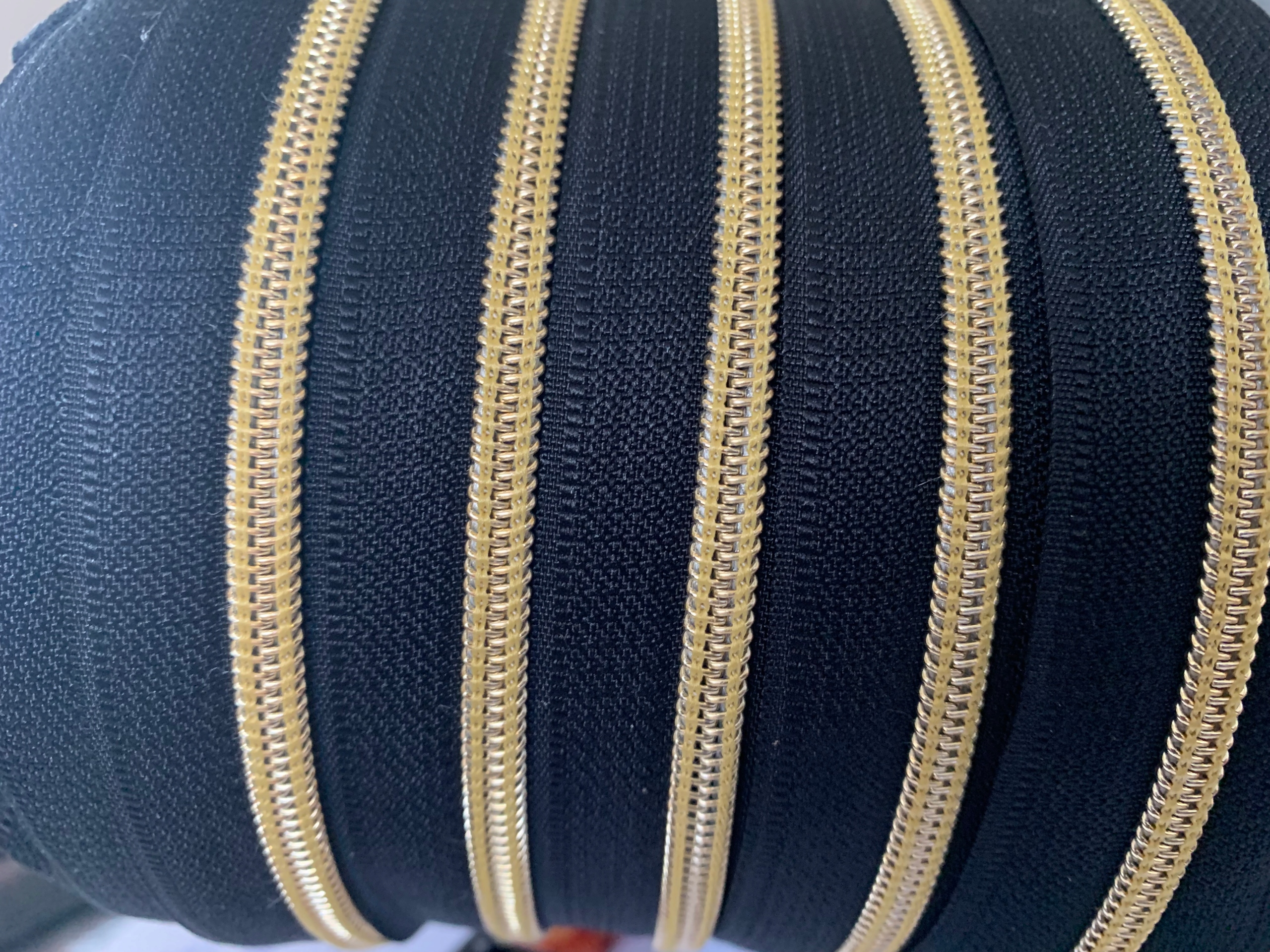 Páska Vlasec Černo Zlatý 5 MM 200 M Výrobce