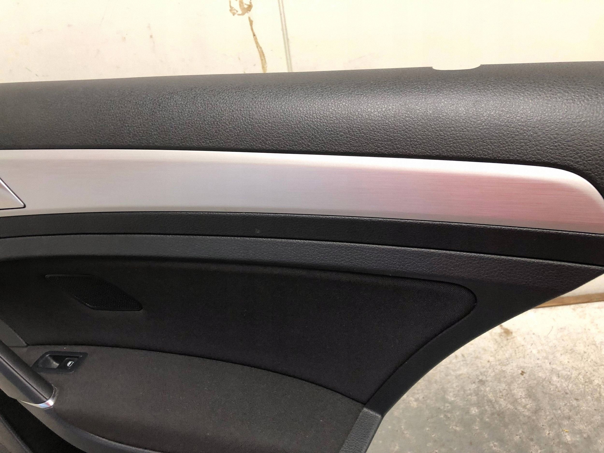 side door right rear part VW GOLF VII KOMBI 5G4867488A