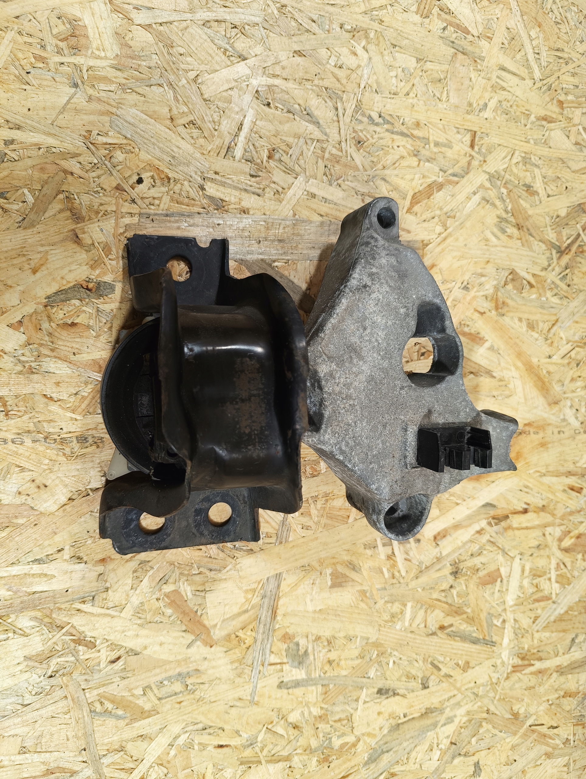 holder engine mount RENAULT 112108607R