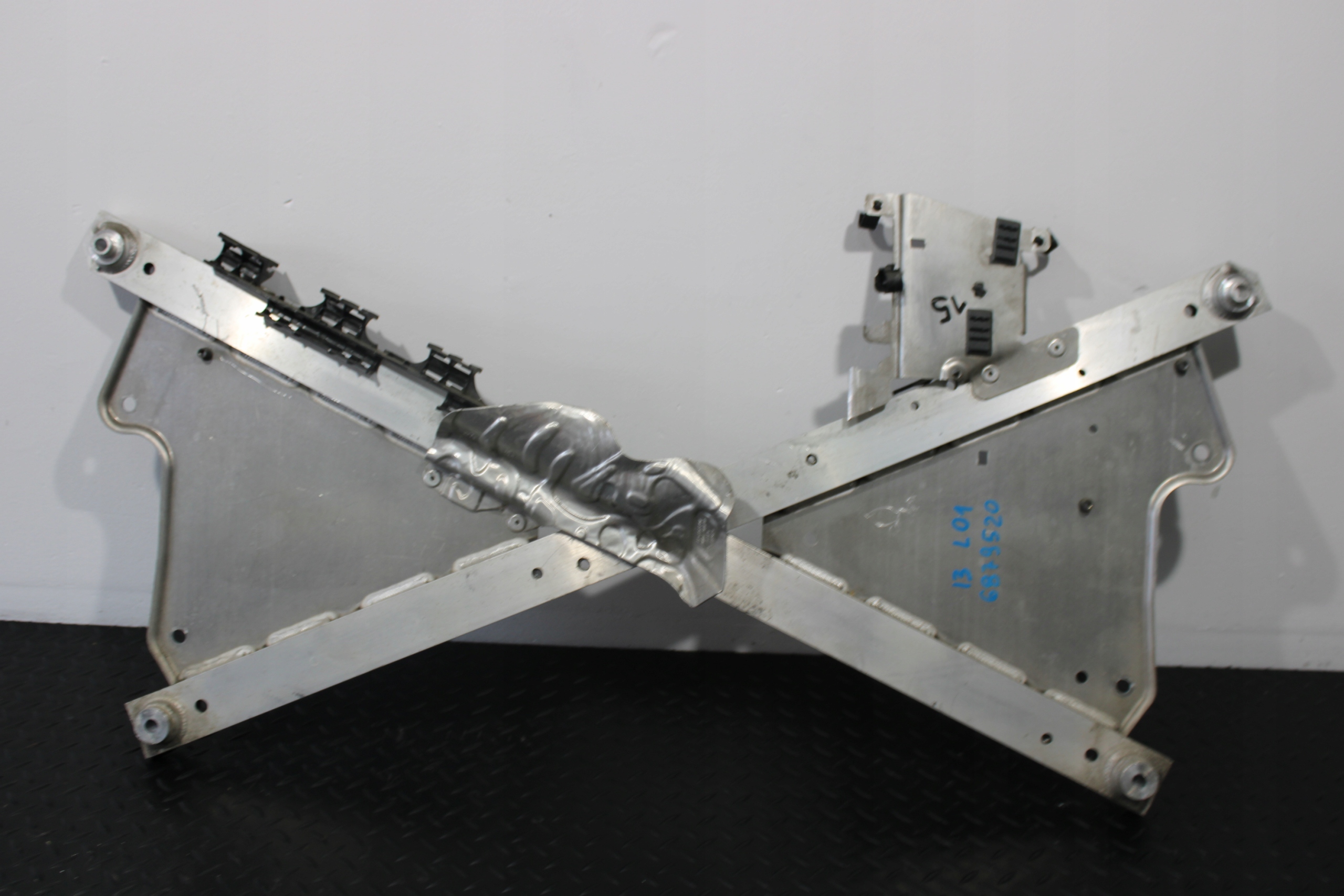 sider pillar brace BMW I3 L01 6879520