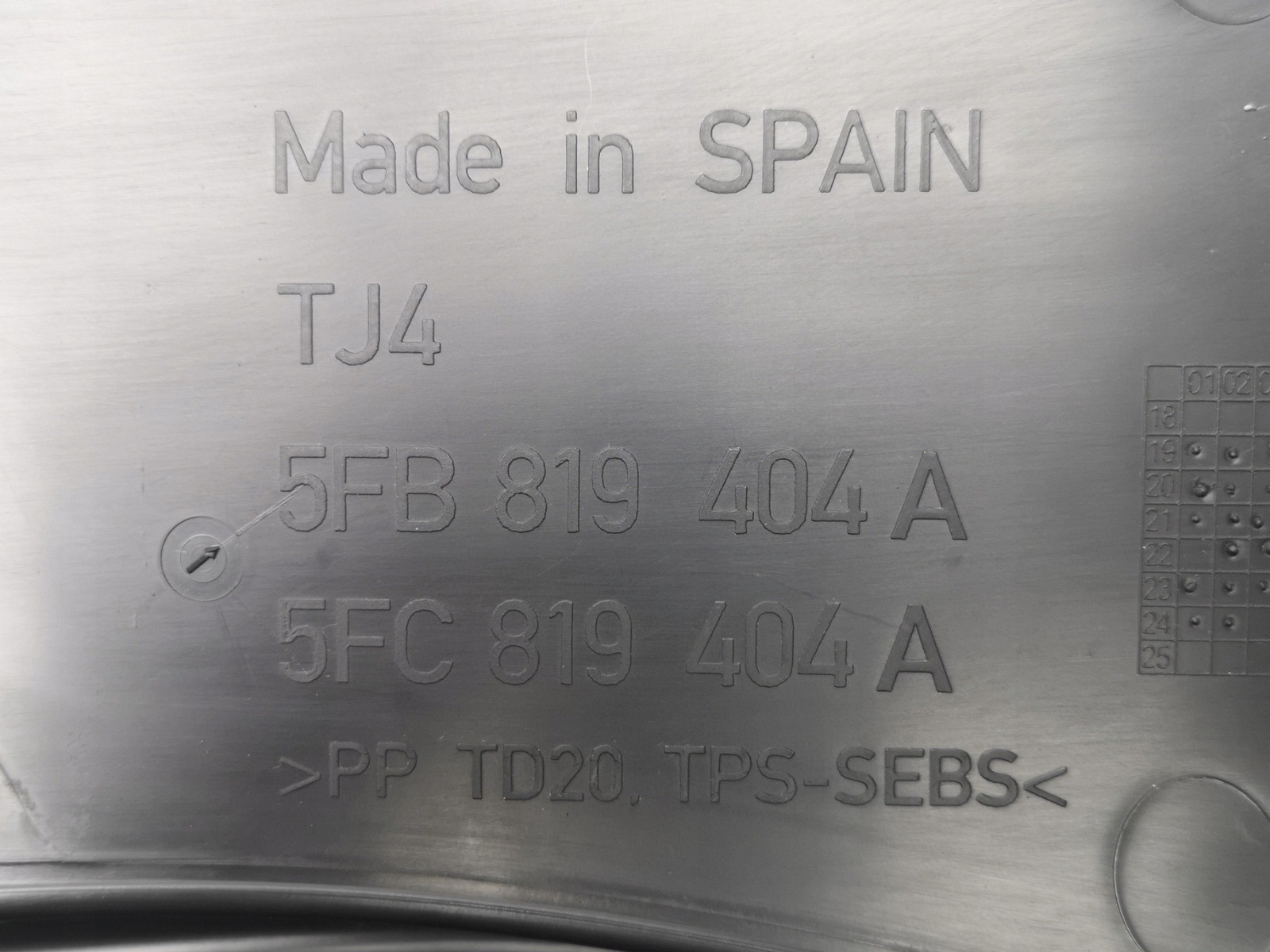 torpedo right Cupra Leon IV Sportstourer 5FB819404A new original
